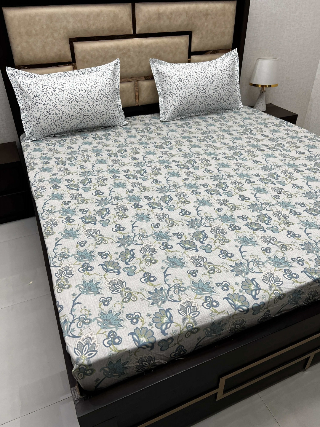 

Pure Decor Green Printed 330 TC Fitted Pure Cotton Super King Bedsheet & 2 Pillow Covers