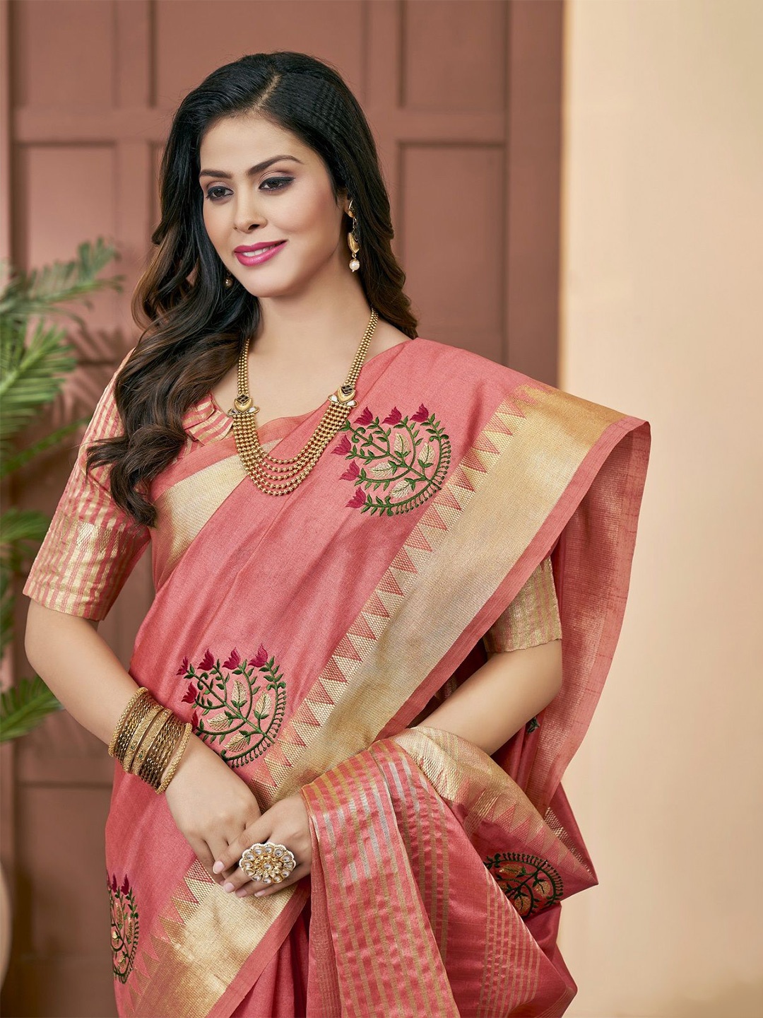 

KAVINDI Ethnic Motifs Embroidered Zari Saree, Peach