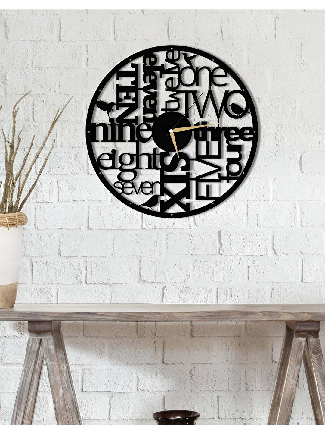 

WALLCENTRE Black & Gold Toned Textured Contemporary Analogue Round Metal Wall Clock