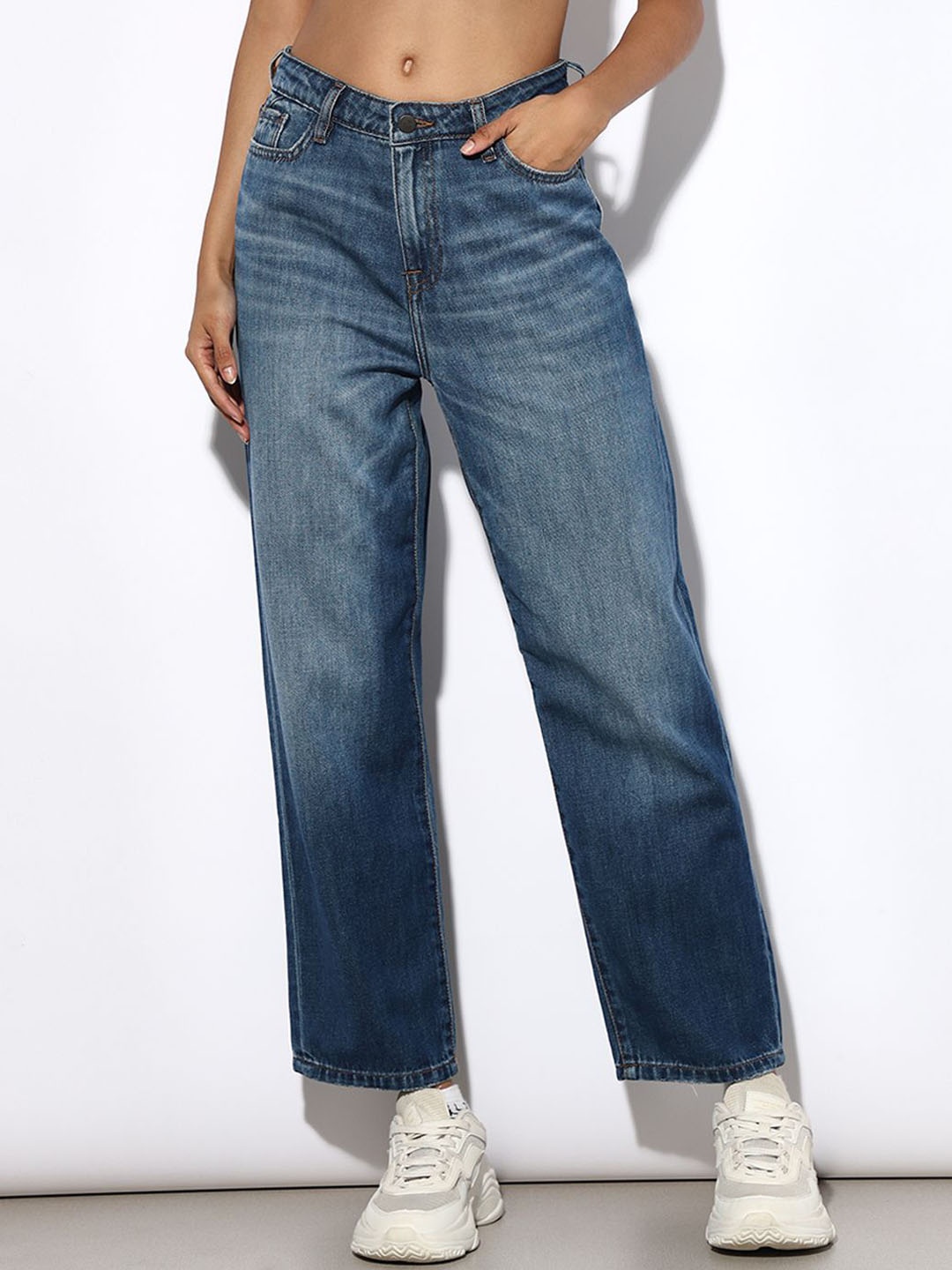 

ONLY Women Cotton Mid-Rise Low Distress Light Fade Jeans, Blue