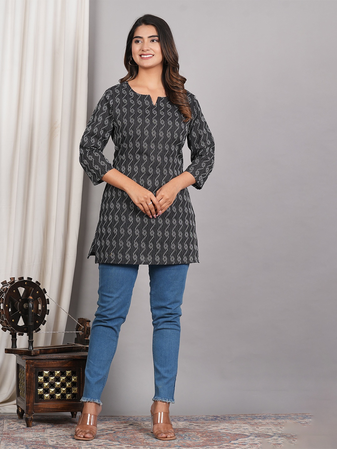 

DHANOTA Women Ethnic Printed Cotton Top, Black
