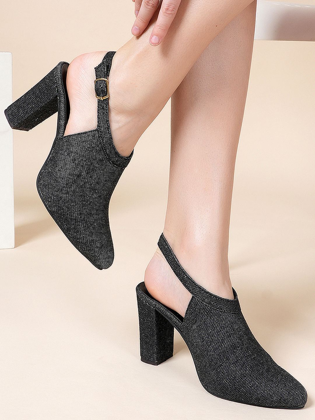 

DressBerry Women Textured Block Pumps, Black
