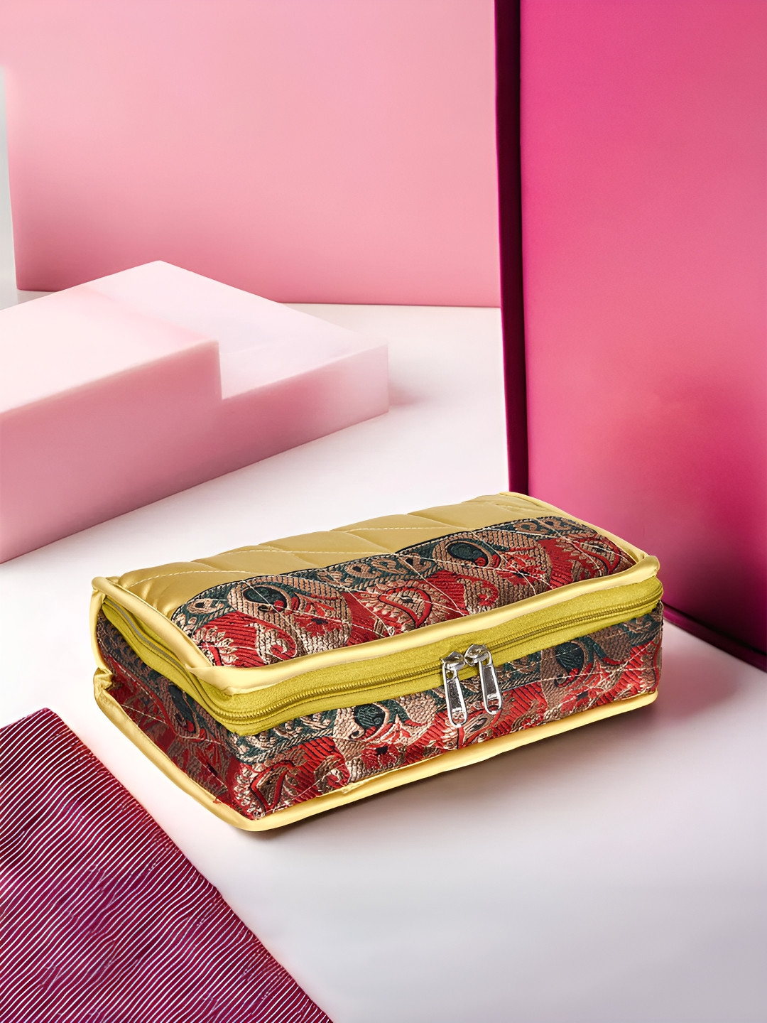 

Kuber Industries Gold Toned & Red Self Design Silk Jewellery Organiser