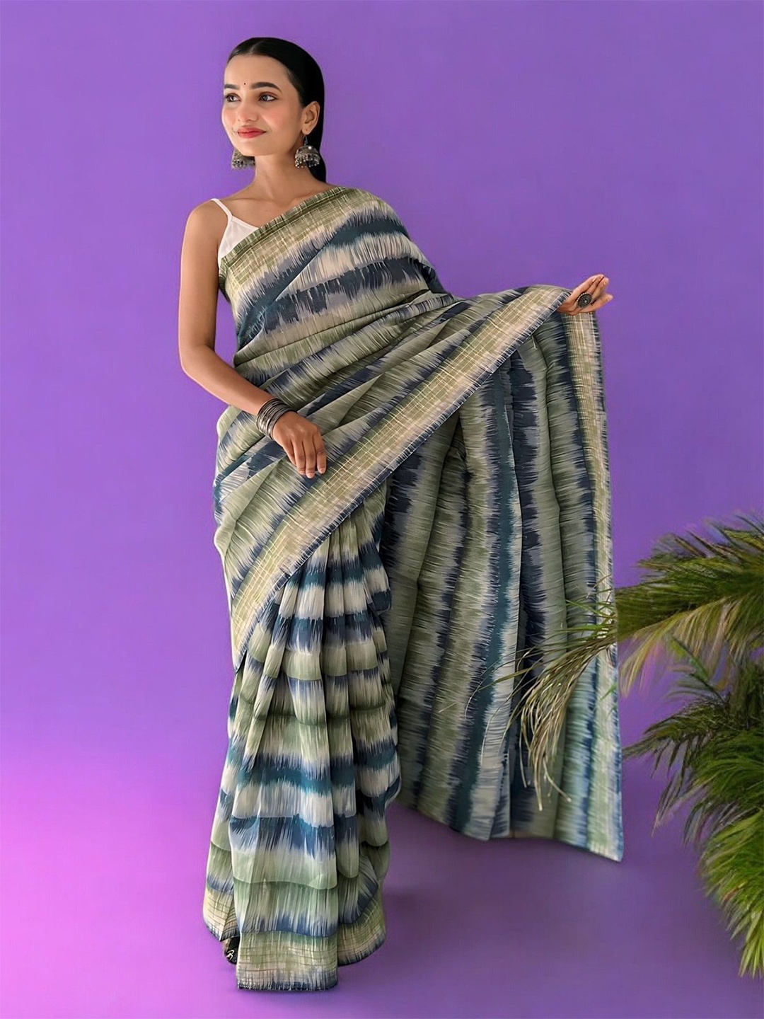 

Vastrasky Global Abstract Pure Cotton Saree, Blue