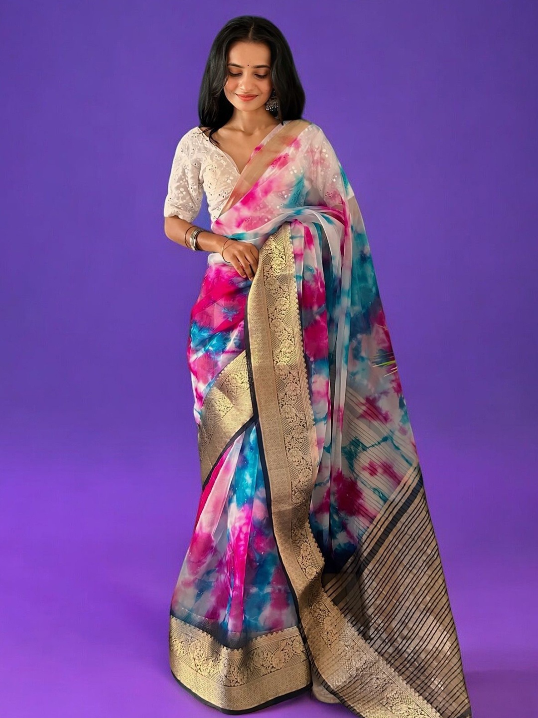 

Vastrasky Global Tie and Dye Printed Zari Celebrity Saree, Pink