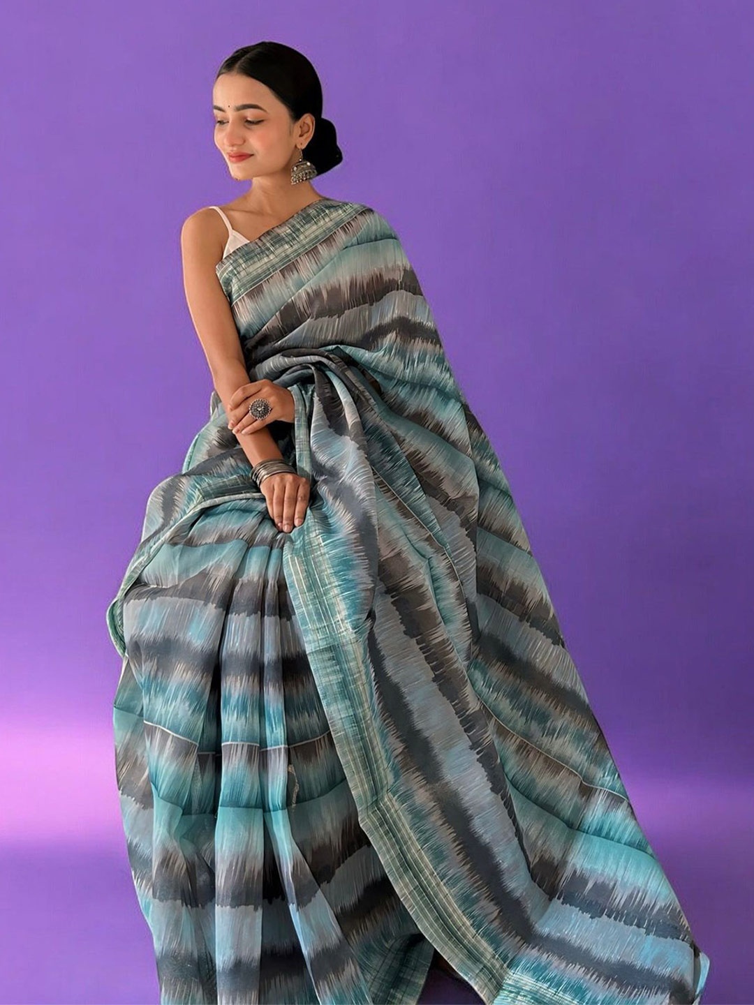 

Vastrasky Global Tie and Dye Printed Pure Cotton Saree, Navy blue