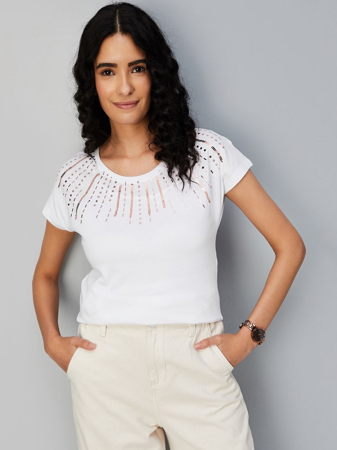 

max Women Round Neck Embellished Pure Cotton T-shirt, White