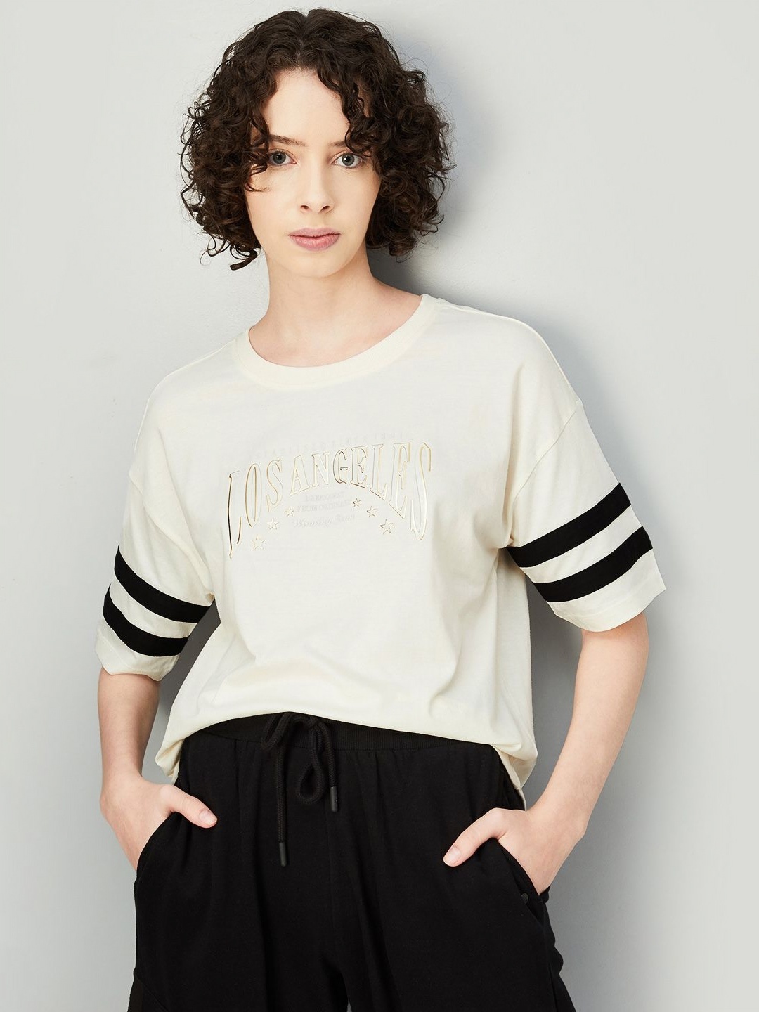 

max Women Typography Printed Pure Cotton T-shirt, Off white