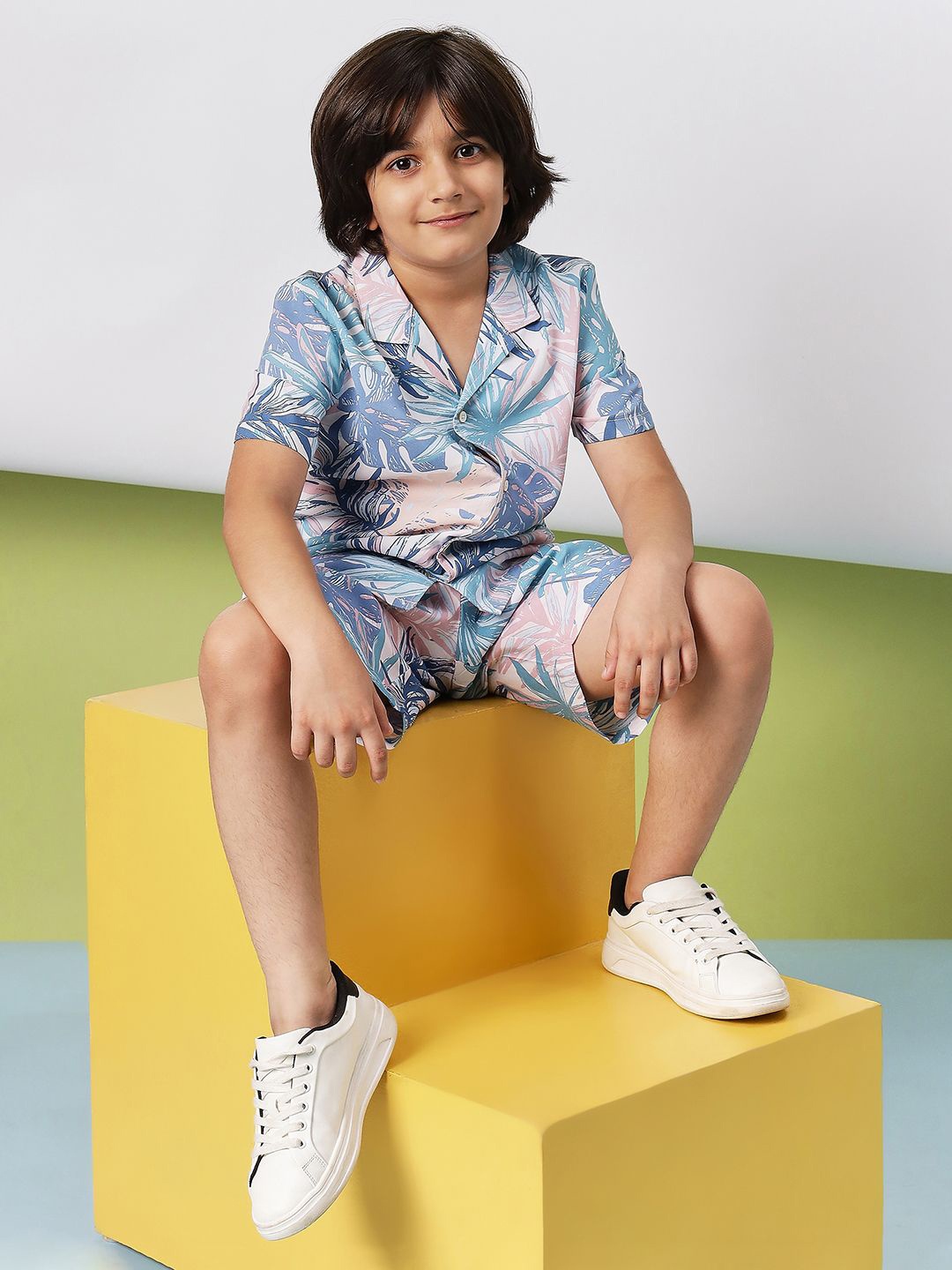 

Stylo Bug Boys Floral Printed Shirt with Shorts, Blue