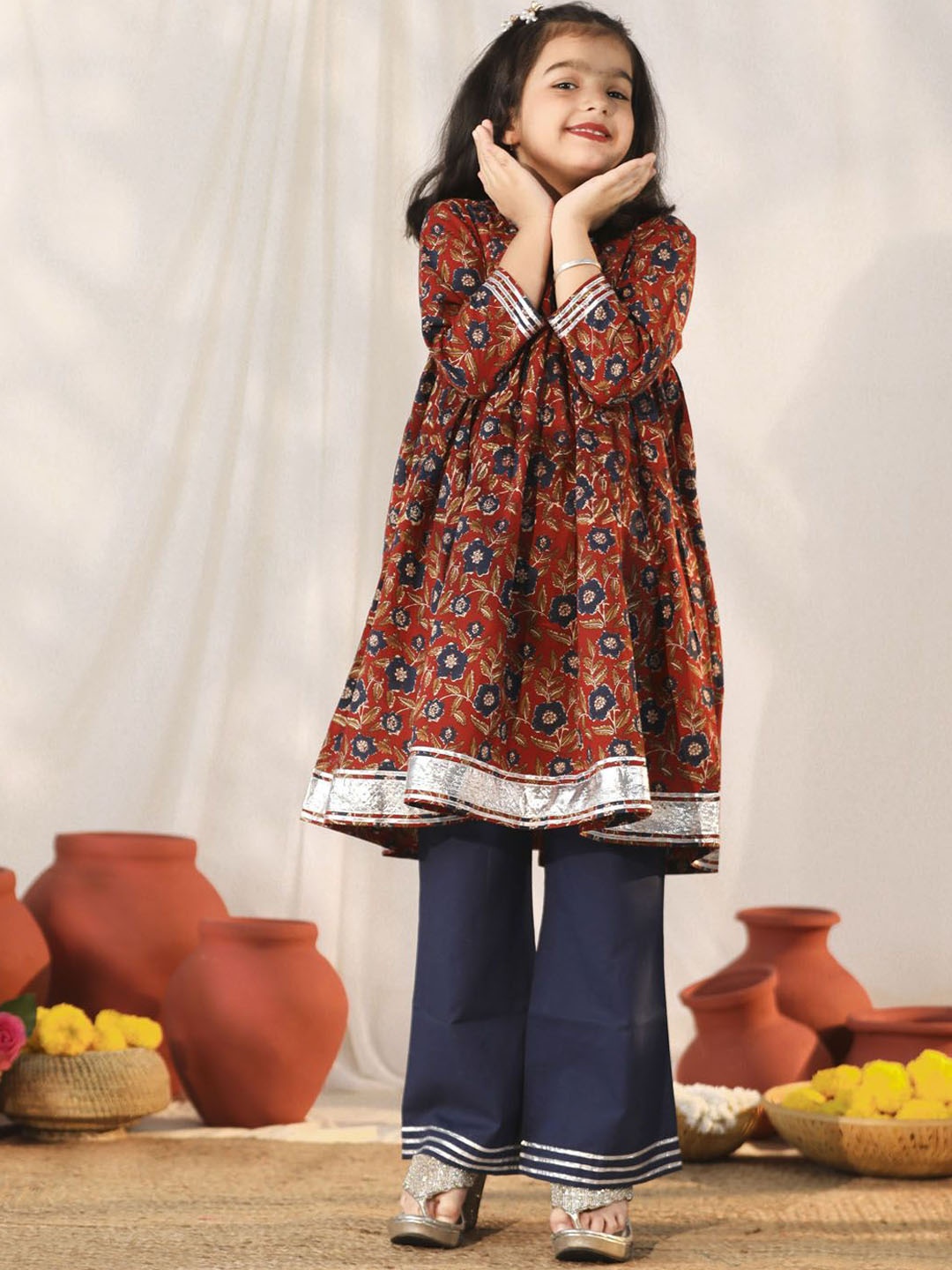 

VASTRAMAY Girls Floral Printed V-Neck Pure Cotton Anarkali Kurta with Palazzos, Rust
