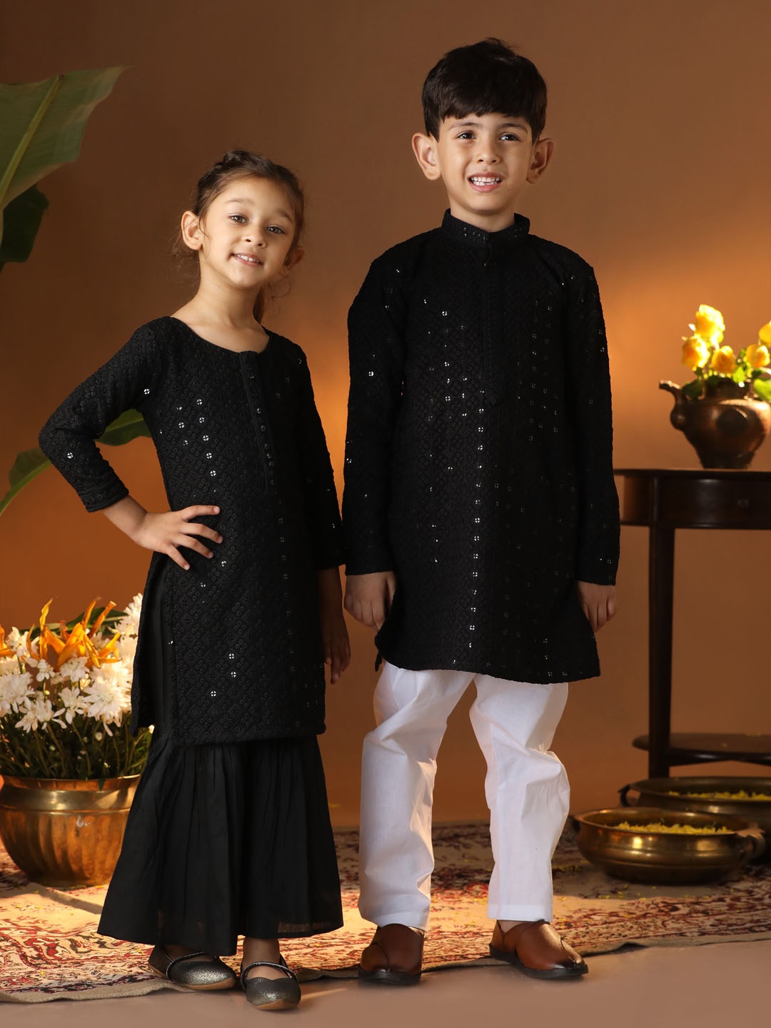 

VASTRAMAY Girls Geometric Embroidered Regular Sequinned Kurta with Sharara, Black