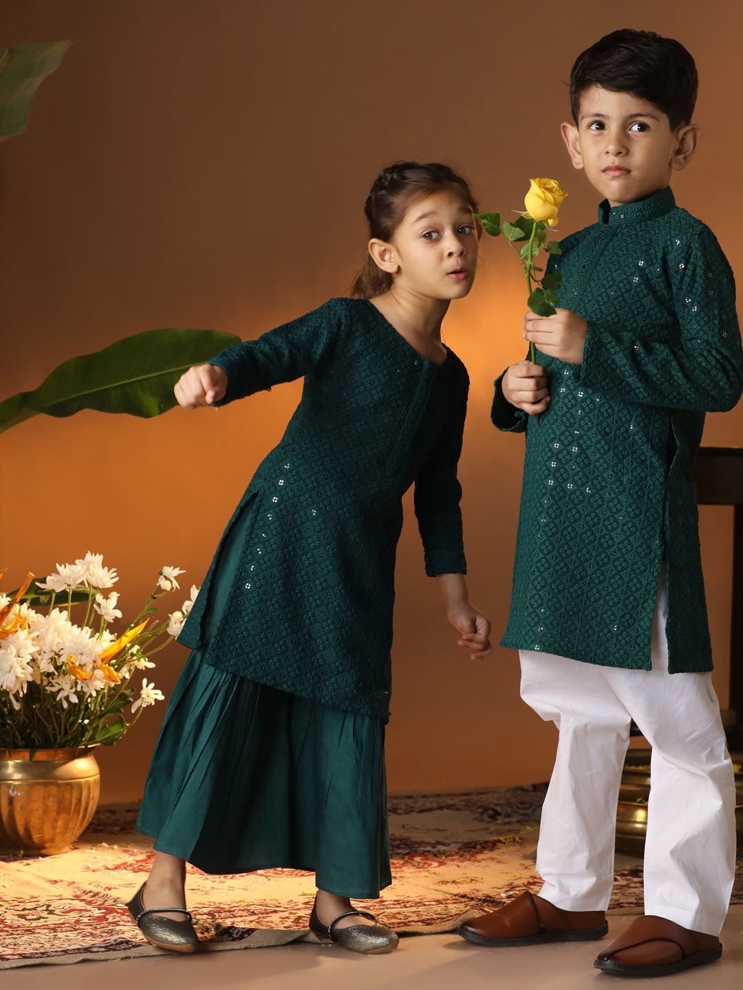 

VASTRAMAY Girls Floral Embroidered Sequinned Straight Kurta With Palazzos, Green