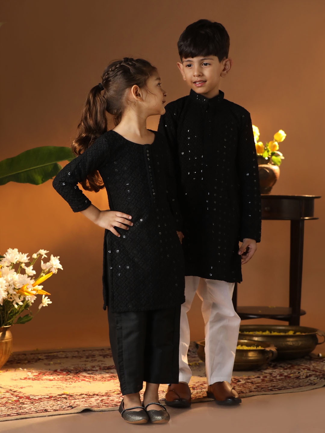

VASTRAMAY Girls Geometric Embroidered Regular Sequinned Kurta with Trousers, Black