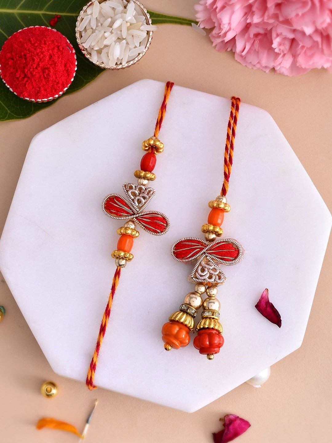 

Aapno Rajasthan Bhaiya Bhabhi Rakhi With Beautiful Box & Roli Chawal, Red