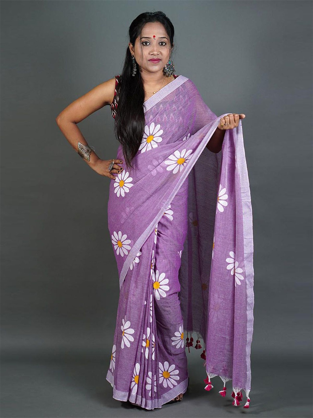 

ODETTE Floral Printed Saree, Purple