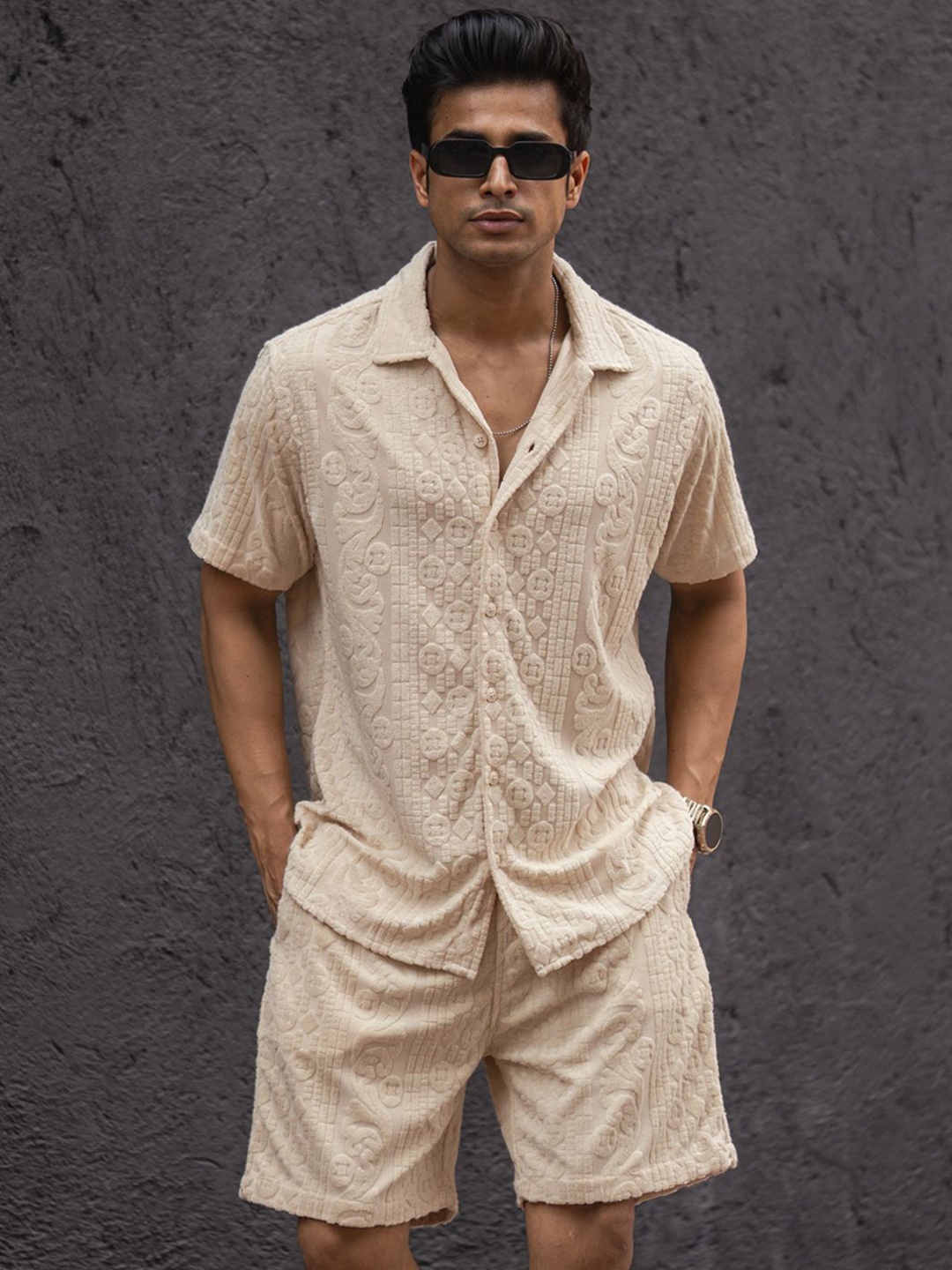 

Powerlook Self Designed Shirt With Shorts Co-Ords, Cream