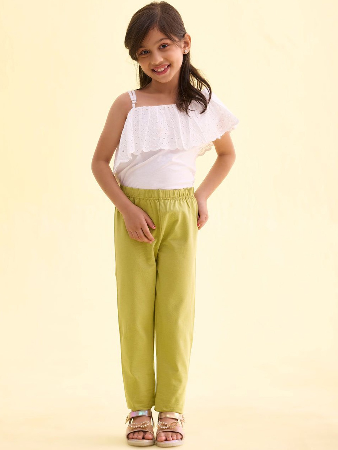 

Go Colors Girls Solid Ankle-Length Leggings, Green