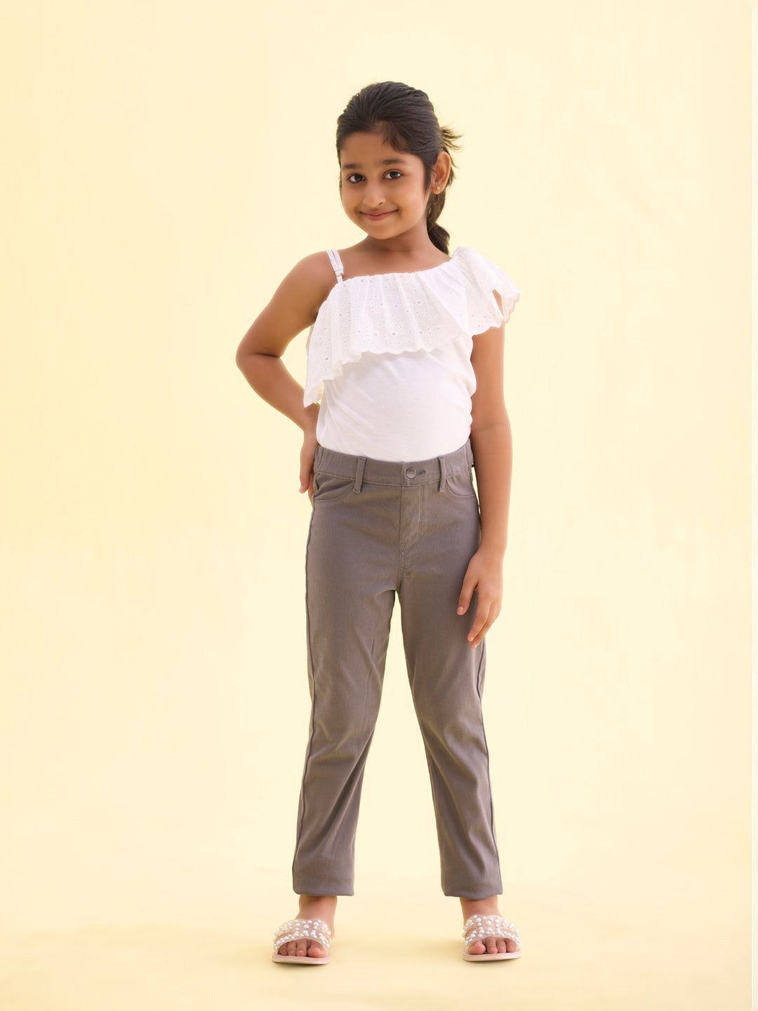 Go Colors Girls Solid Slim Fit Mid-Rise Jeggings, Grey