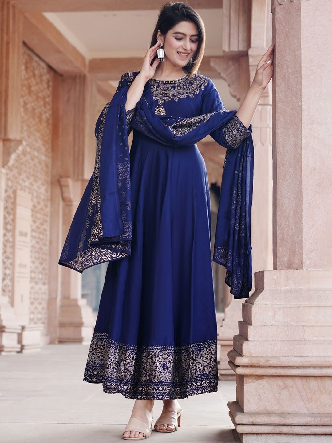 

SkyaSia Ethnic Motifs Printed Anarkali Kurta With Dupatta, Blue