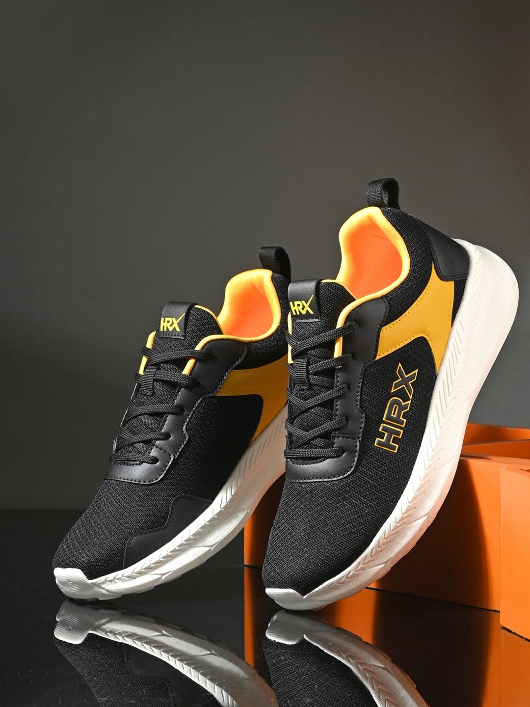 

HRX by Hrithik Roshan Men Mesh Running Non-Marking Shoes, Black