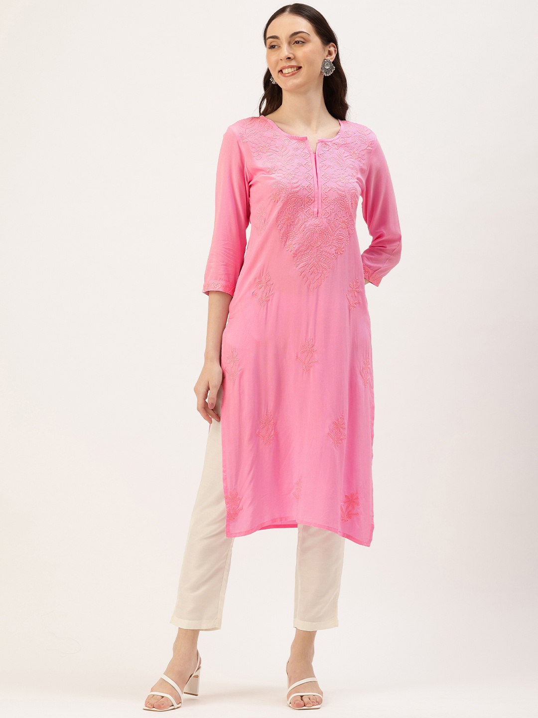 

AMUKTI Floral Embroidered Thread Work Kurta, Pink