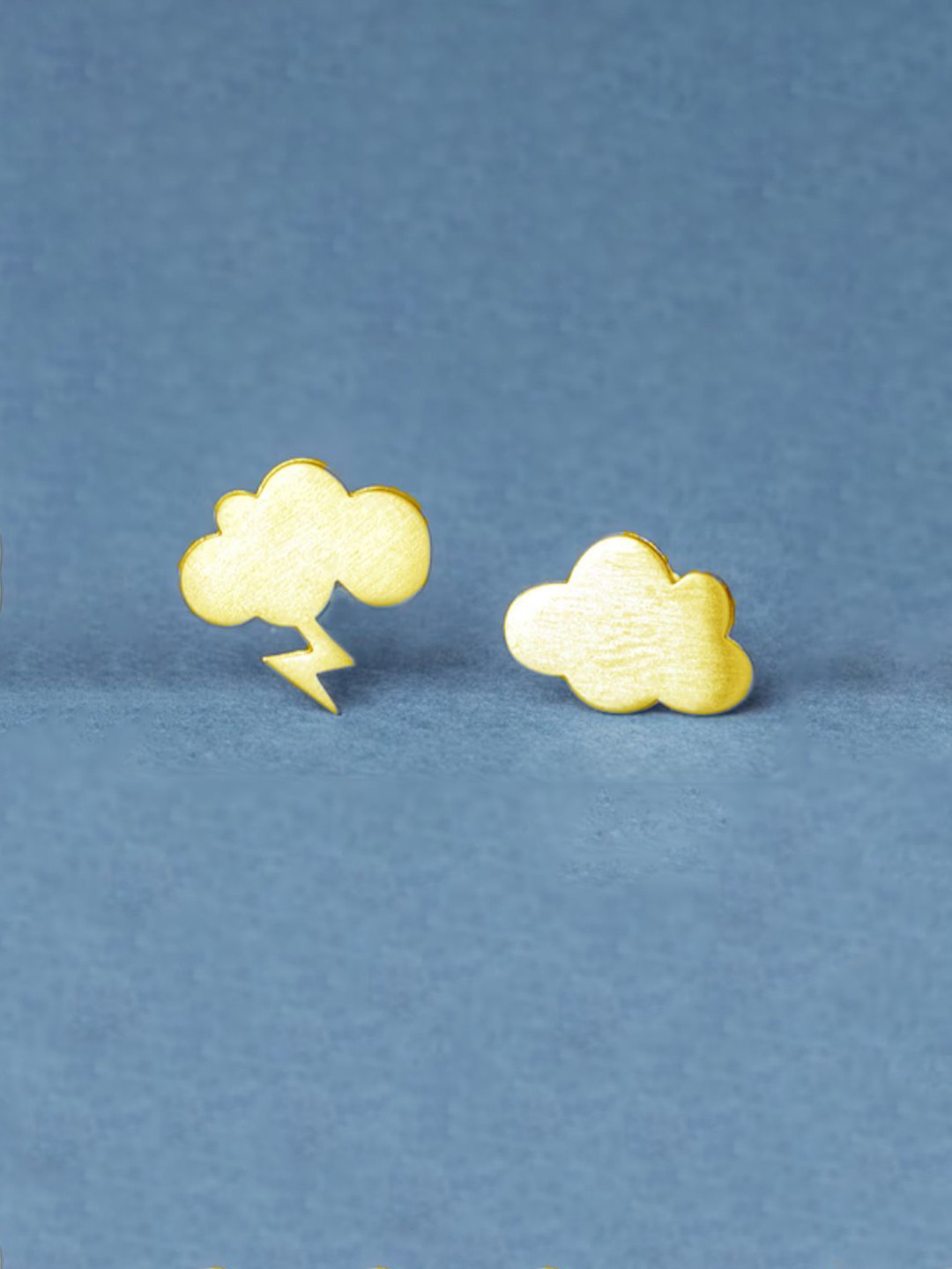 

Goldnera Cute Cloud Brass Studs Earrings, Gold