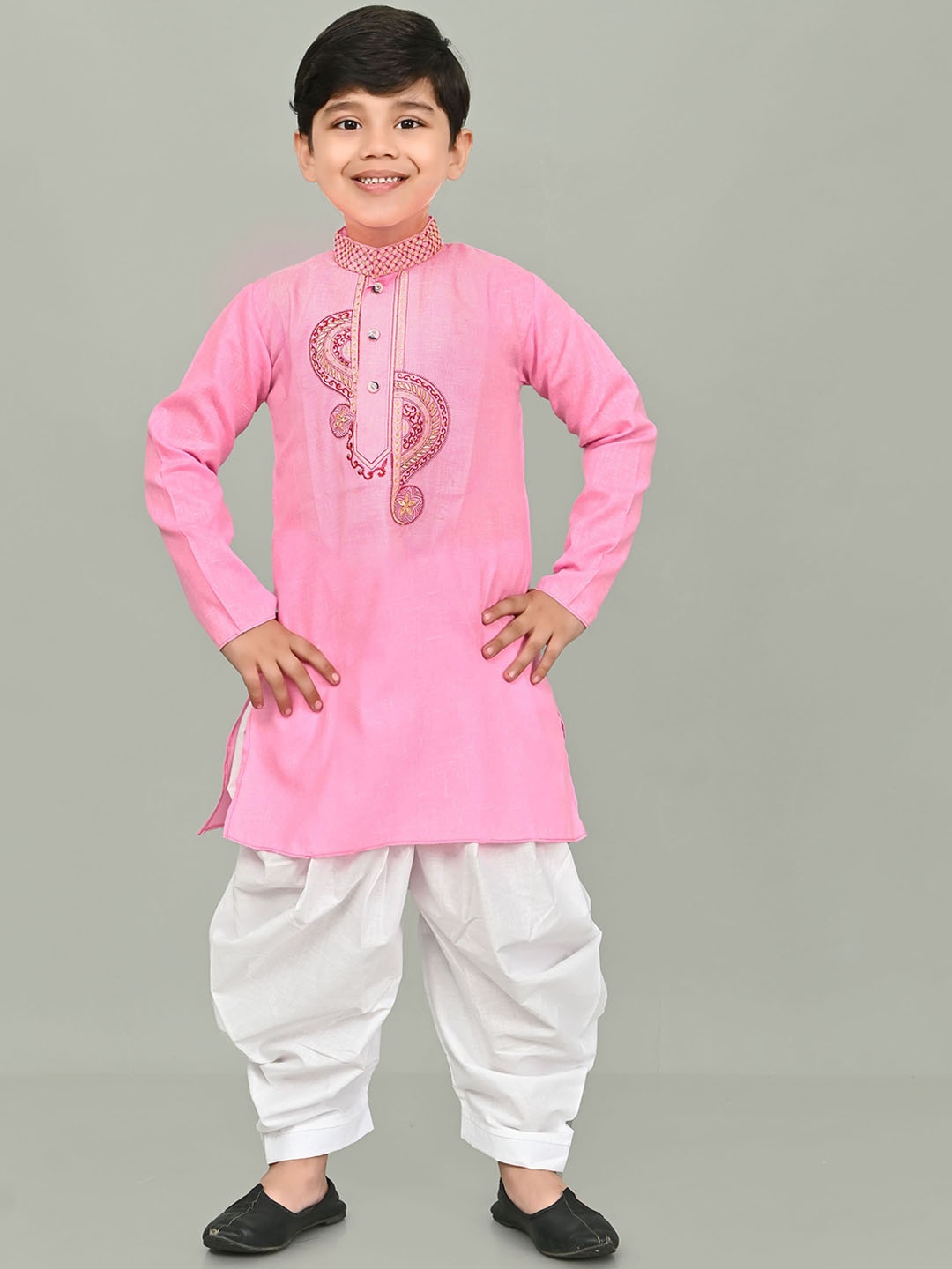 

BAESD Boys Thread Work Straight Kurta With Patiala, Pink