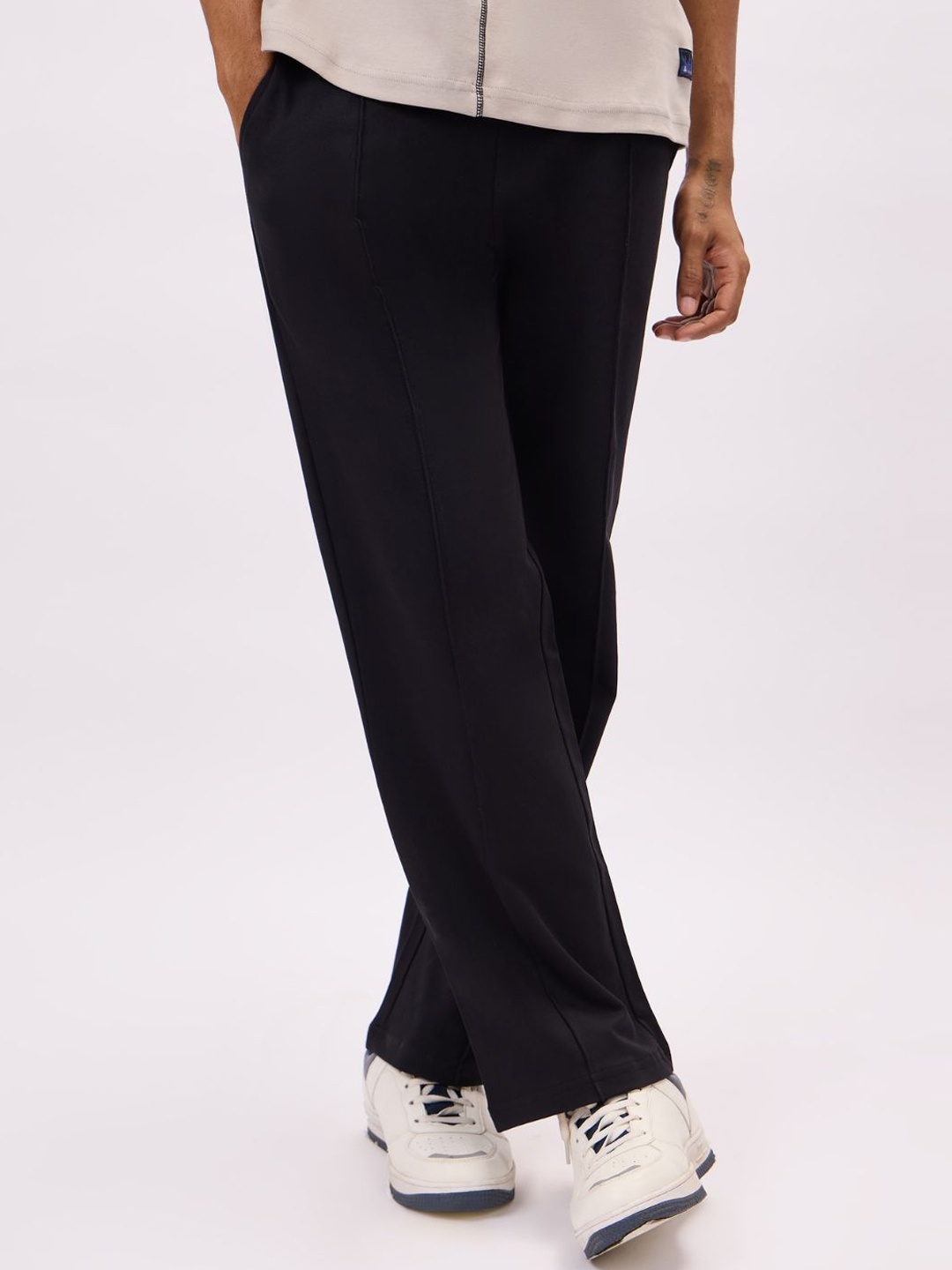 

Bombay High Men Cotton Relaxed Straight Fit Trousers, Black