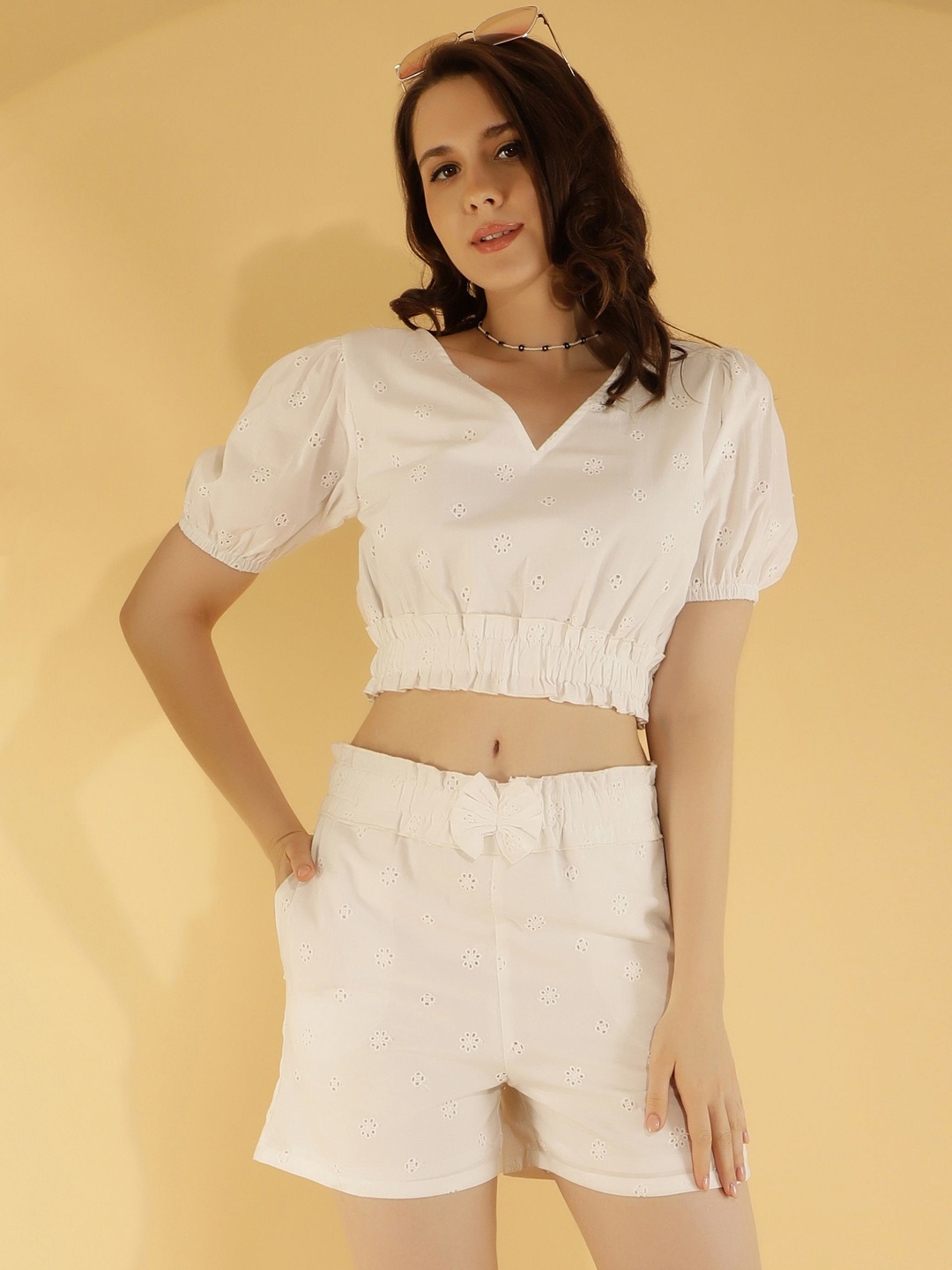 

NUEVOSDAMAS Embroidered Schiffli Puffed Sleeves Pure Cotton Top With Shorts, White