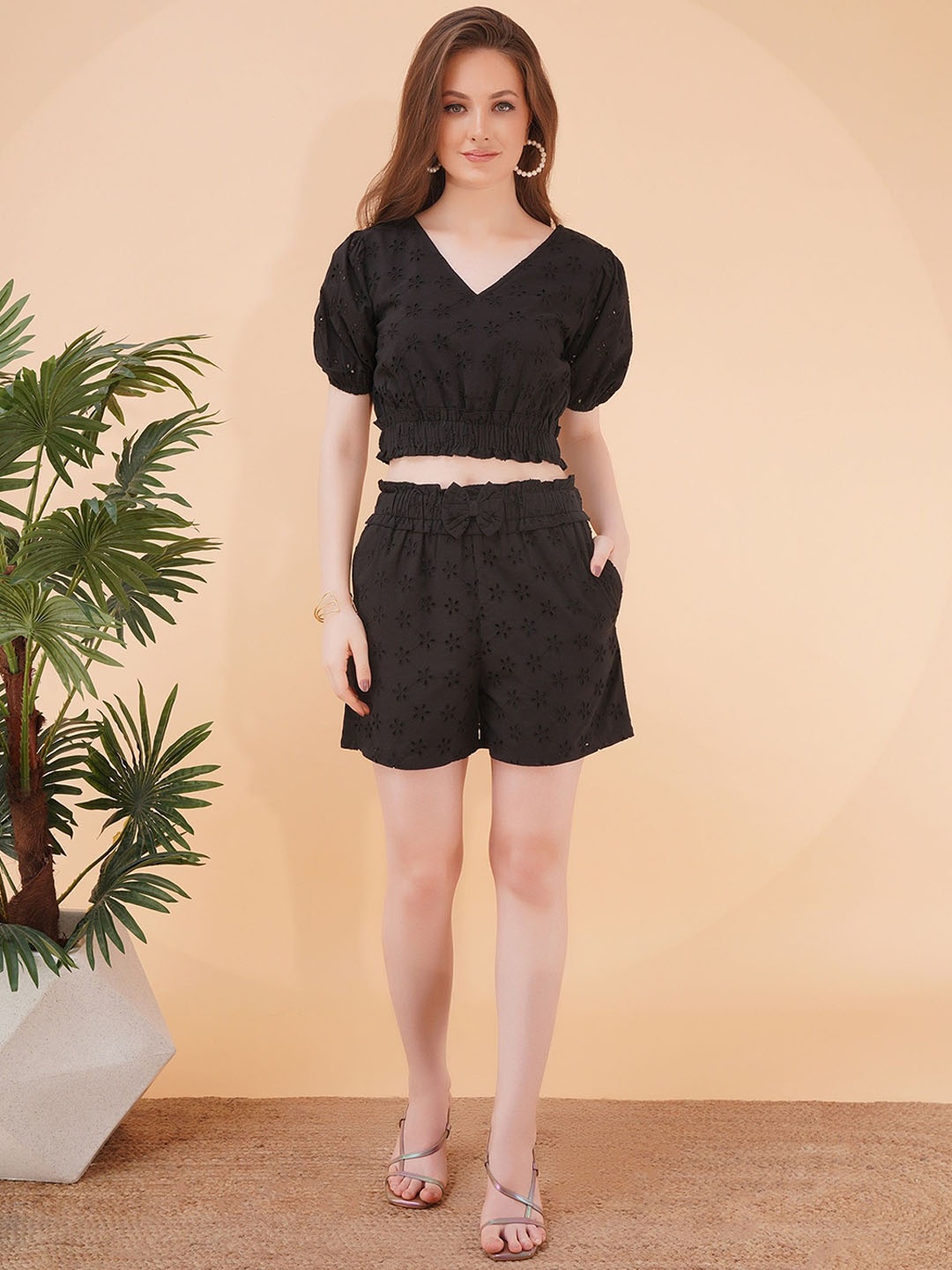 

NUEVOSDAMAS Embroidered Schiffli Puffed Sleeves Pure Cotton Top With Shorts, Black
