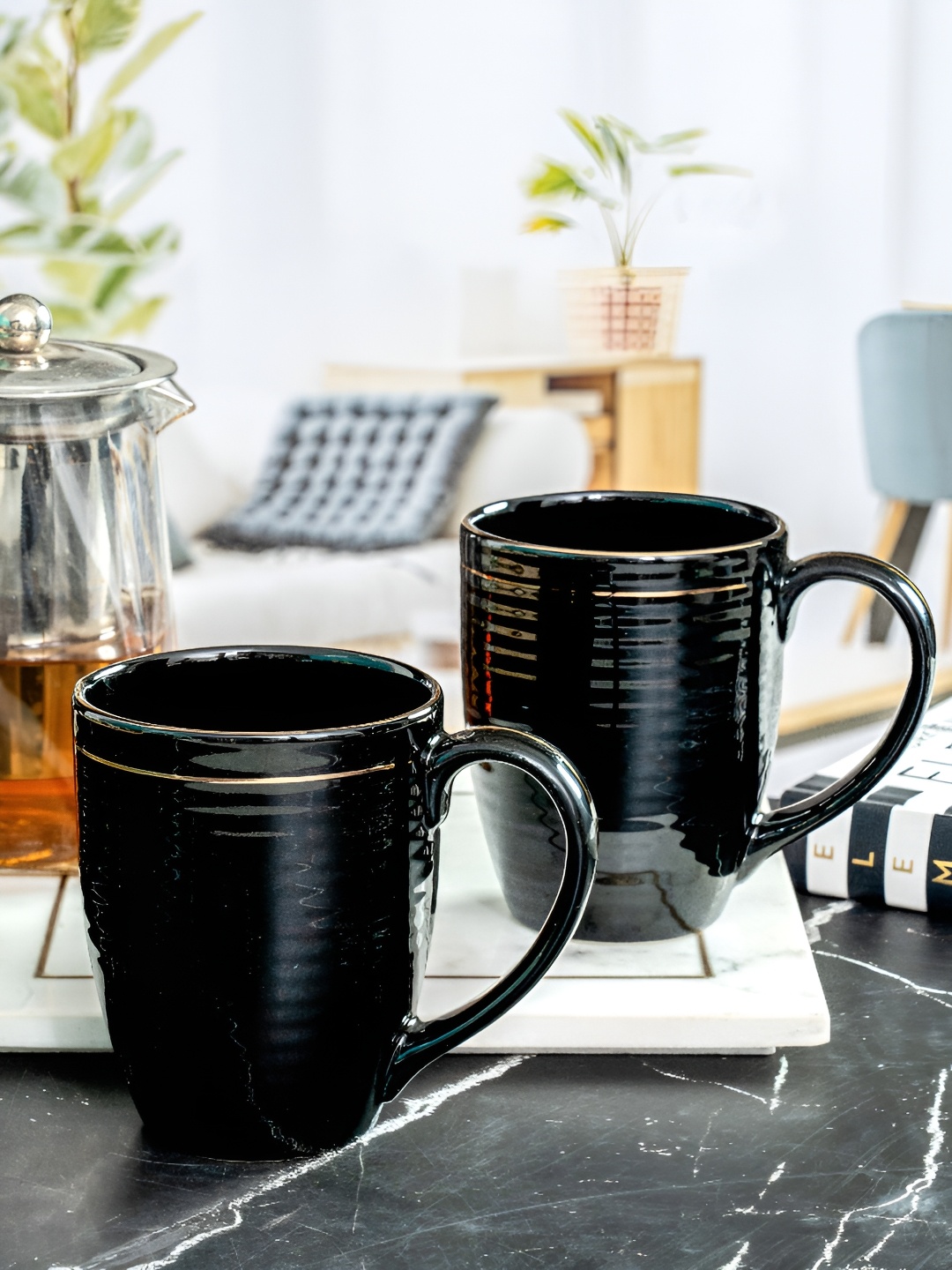 

Roxx Unisex Black & Gold Toned 2 Pieces Textured Dishwasher Safe Stoneware Mugs 320ml