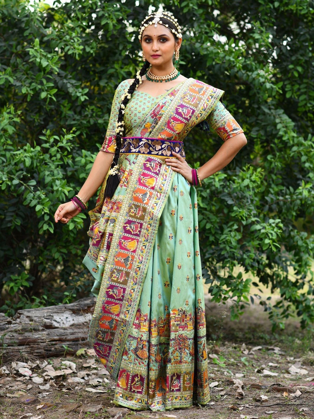 

MySilkLove Ethnic Motifs Woven Design Zari Pashmina Saree, Green