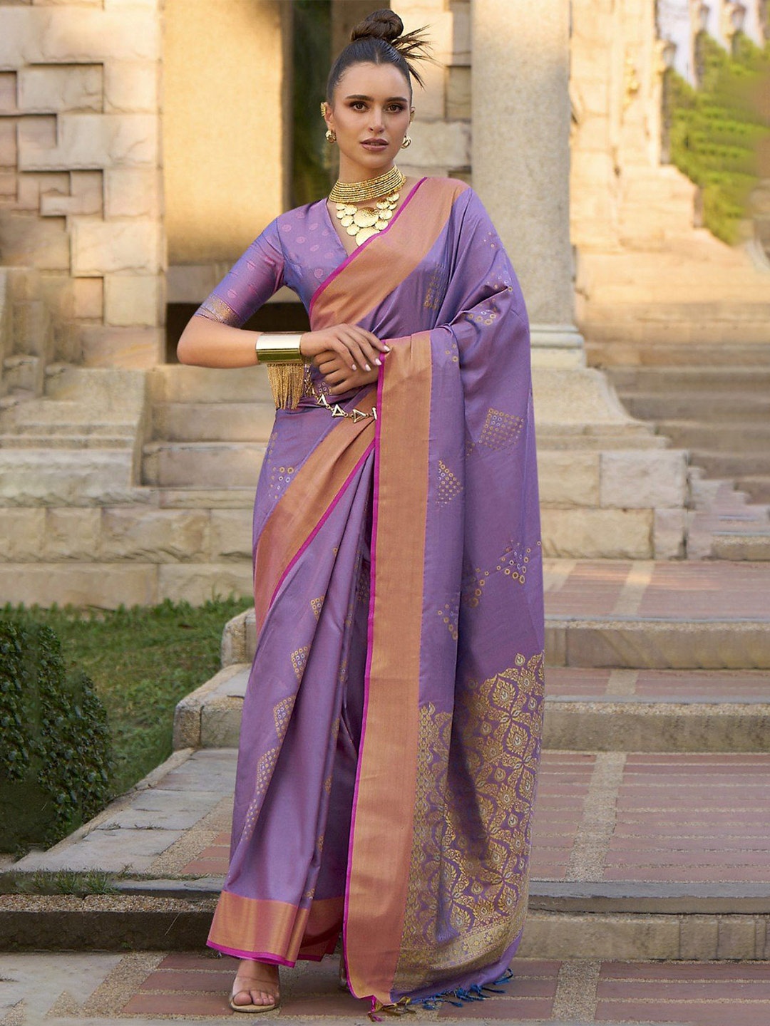 

MySilkLove Woven Design Zari Banarasi Saree, Purple
