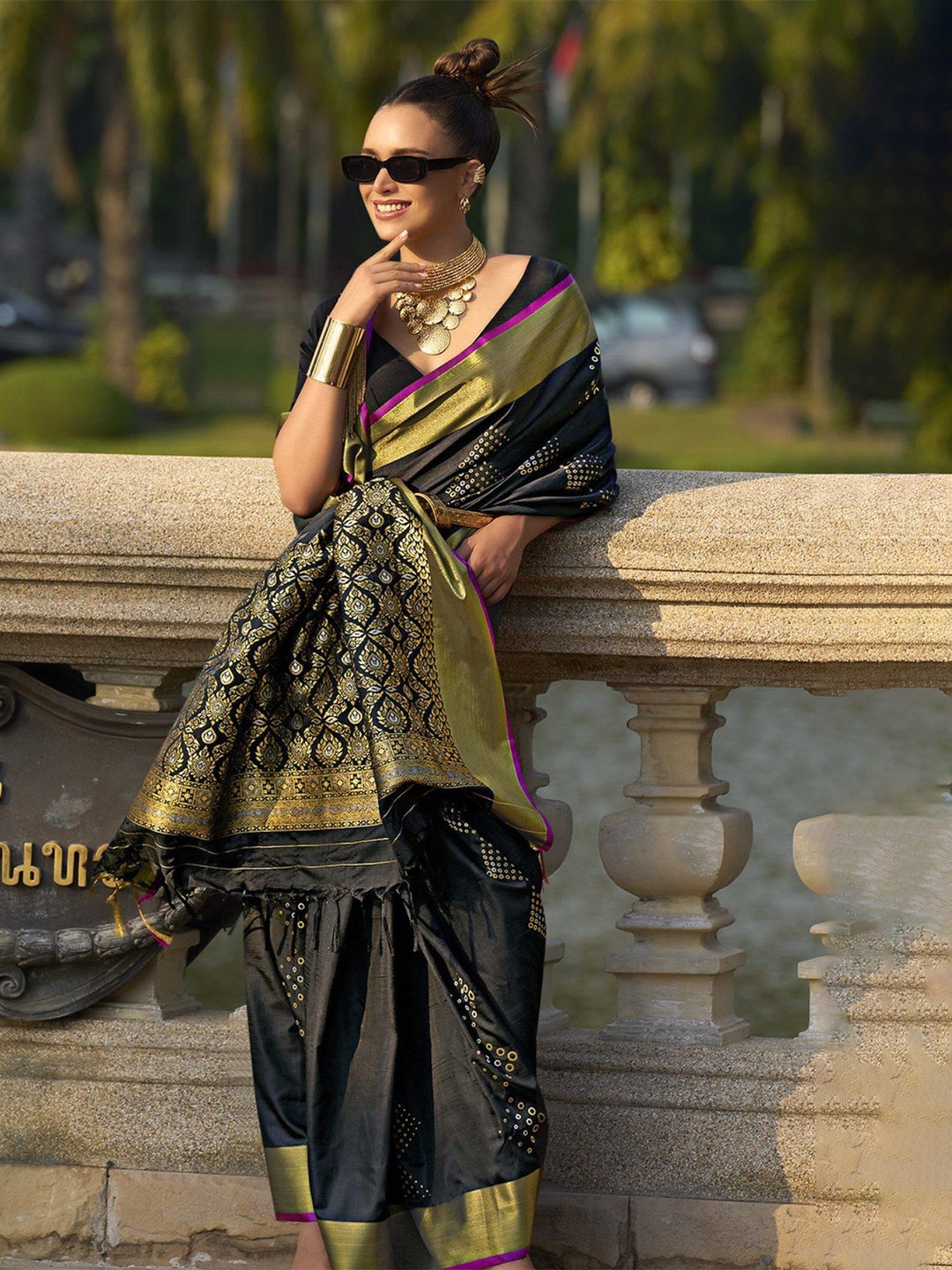 

MySilkLove Ethnic Motifs Woven Design Zari Banarasi Saree, Black