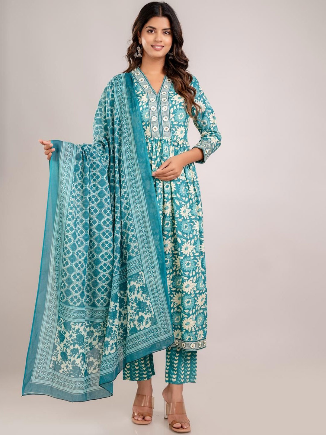 

Jasoriya Floral Printed Pure Cotton Anarkali Kurta with Trousers & With Dupatta, Green
