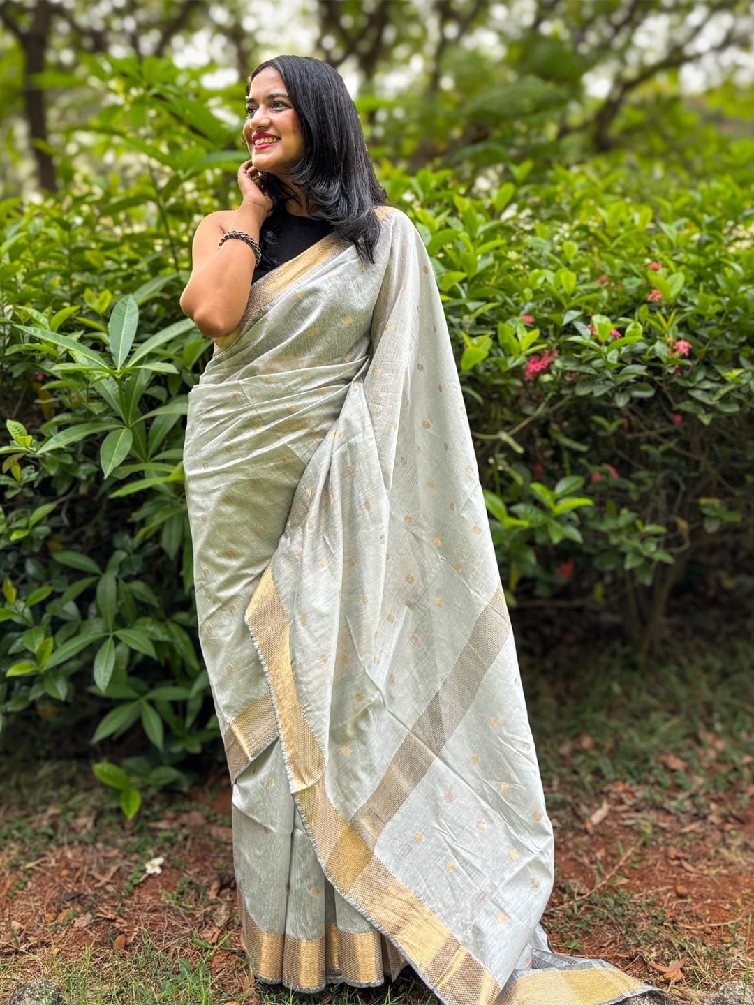 

Apaapi Threads of glory Woven Designed Zari Saree, Silver