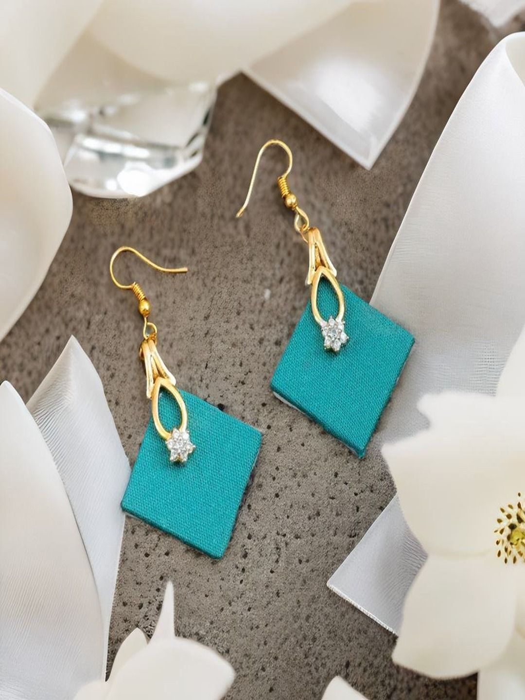 

UNIVERSITY TRENDZ Gold-Plated Classic Stone Studded Drop Earrings