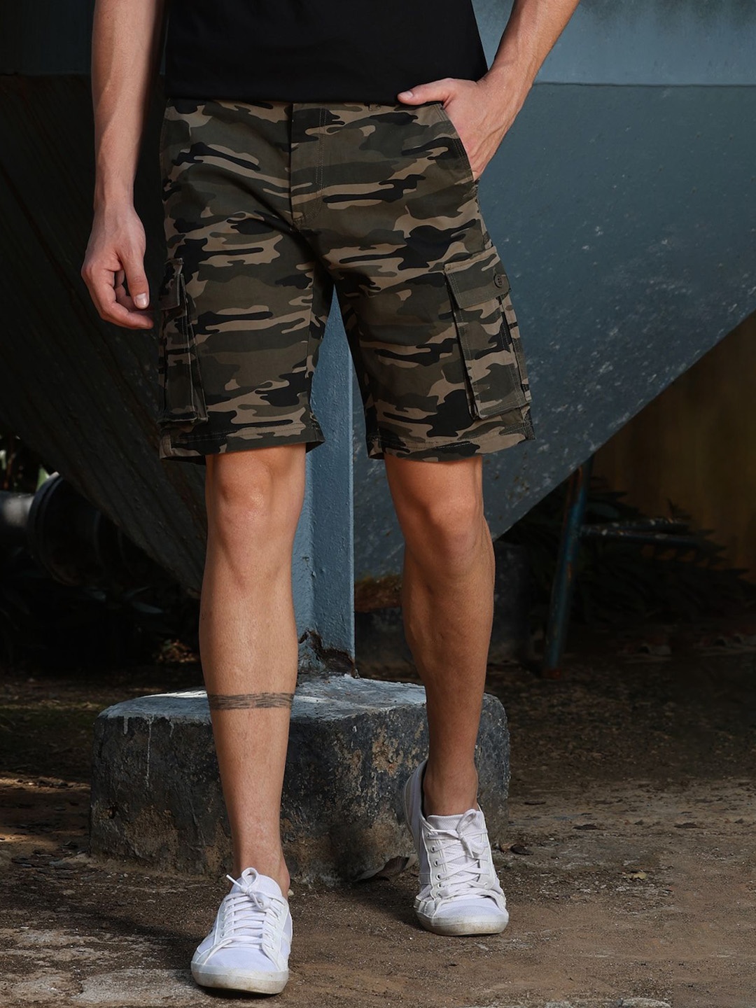 

POE Men Camouflage Printed Slim Fit Cargo Shorts, Olive