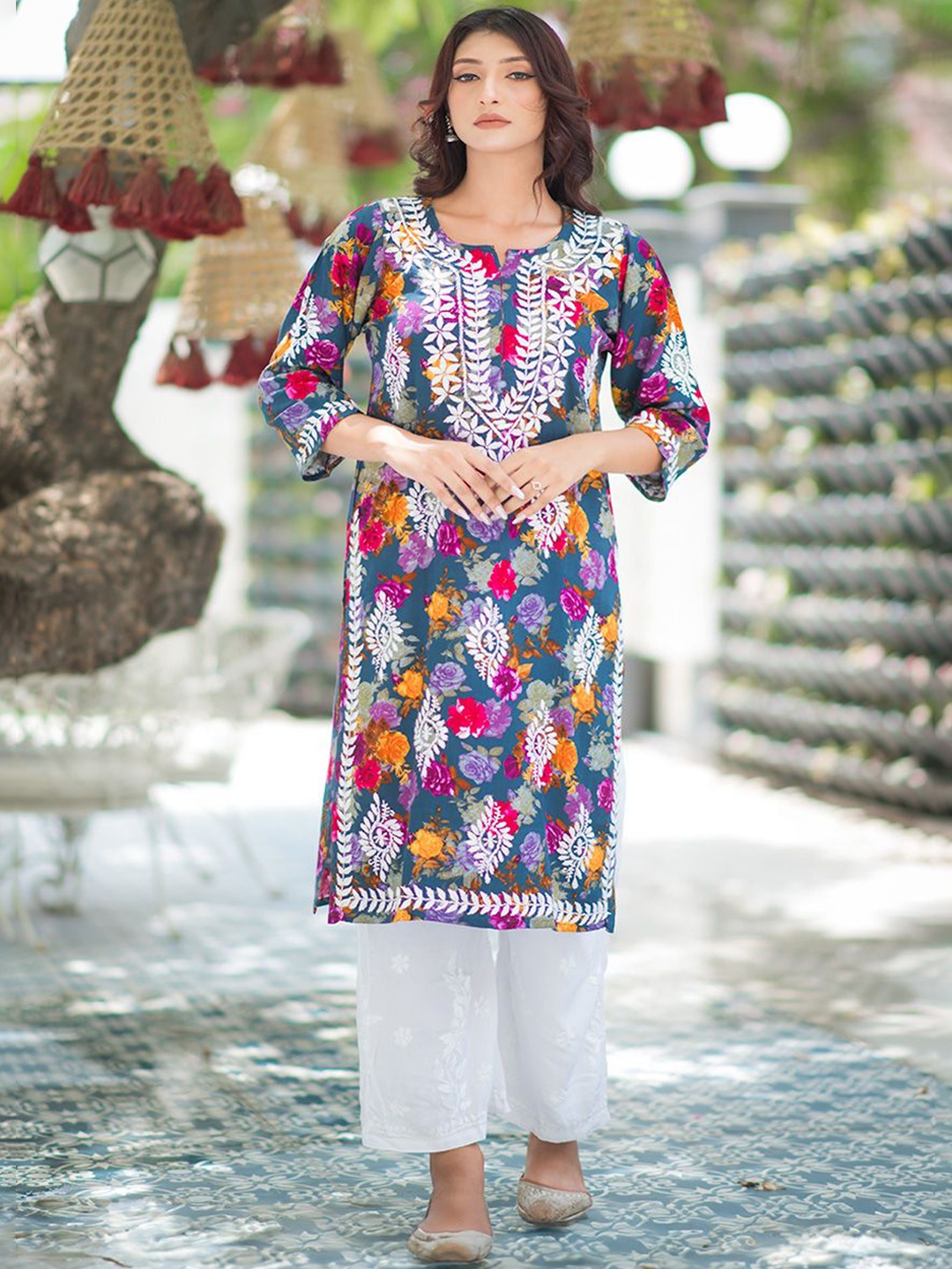 

Rangreza Ethnic Floral Embroidered & Printed Chikankari Notched Round Neck Straight Kurta, Purple