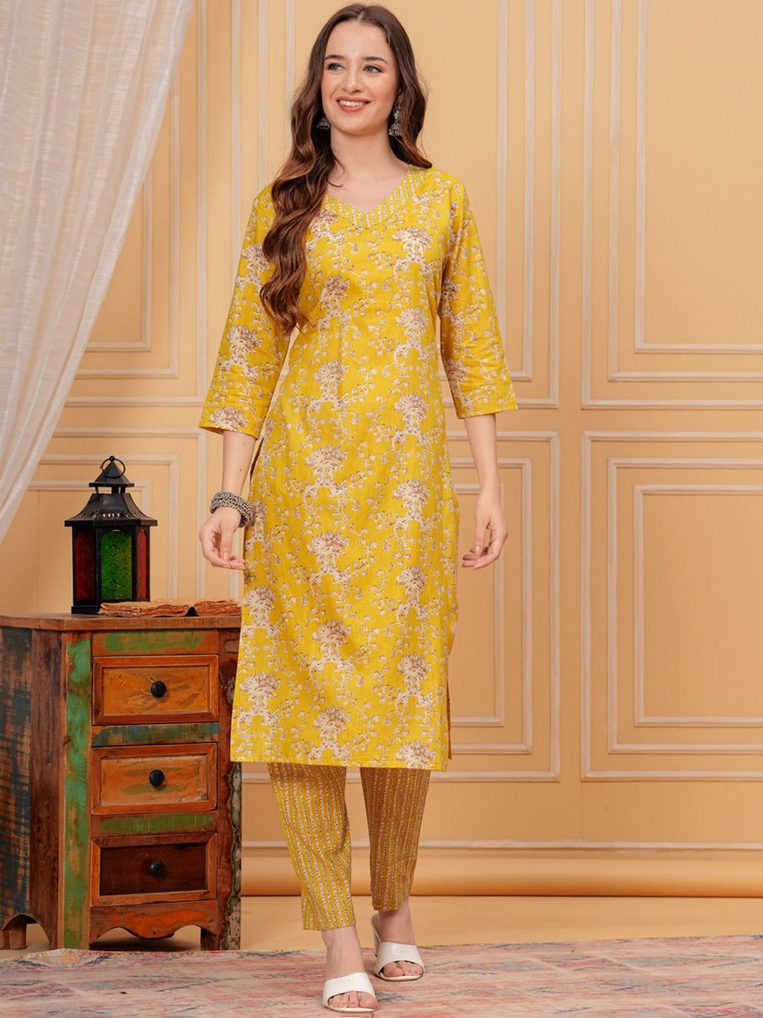 

JVSP FASHION Floral Printed V-Neck Pure Cotton Straight Kurta with Trousers, Yellow