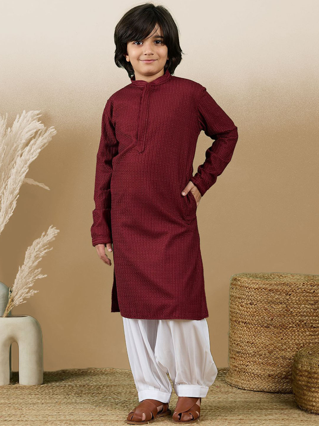 

Sanwara Boys Embroidered Chikankari Mandarin Collar Regular Kurta with Patiala, Maroon