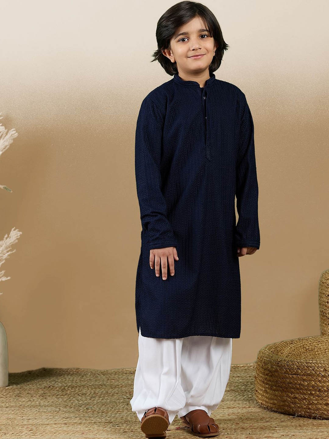 

Sanwara Boys Embroidered Chikankari Mandarin Collar Regular Kurta with Patiala, Navy blue