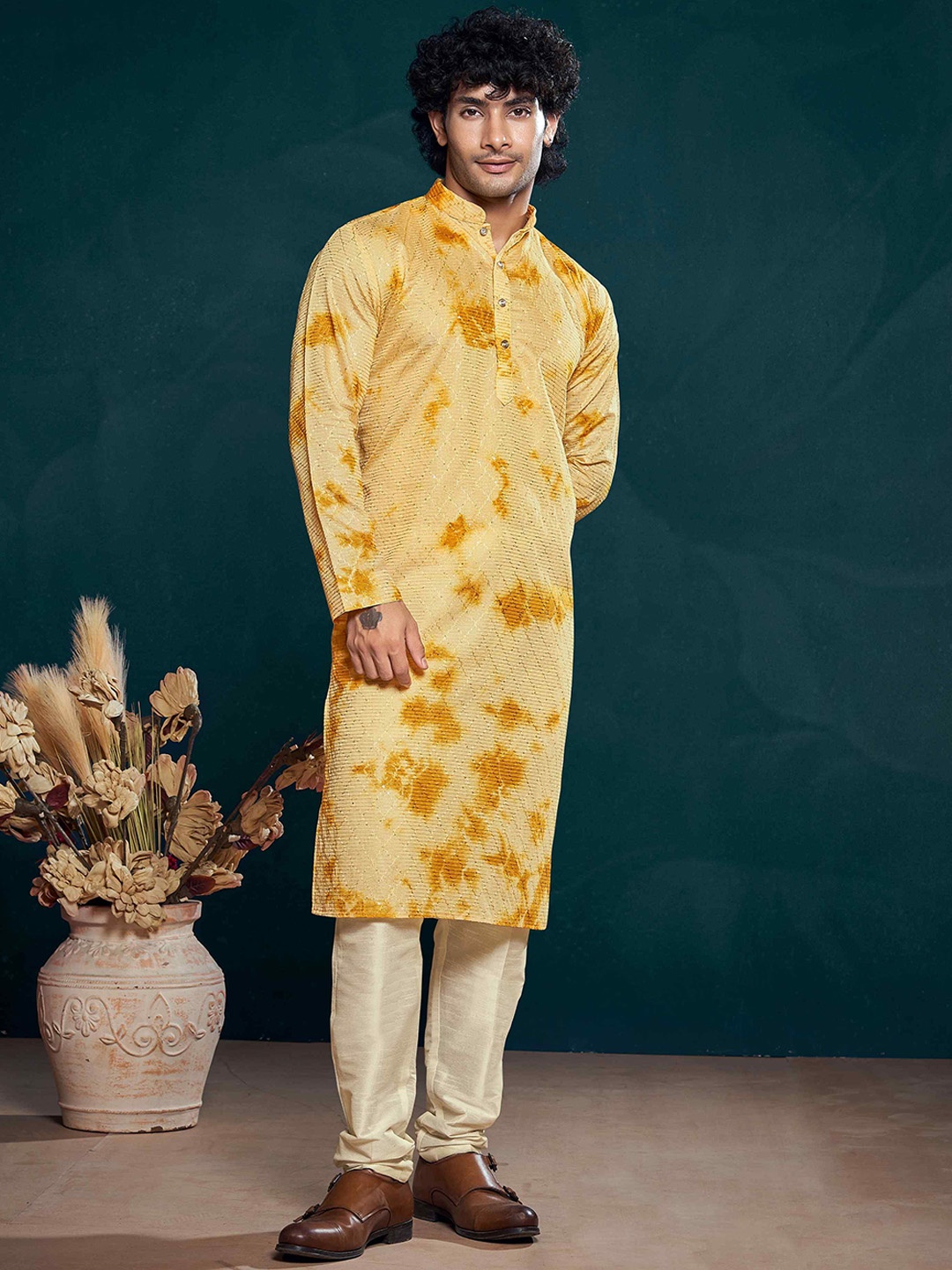 

Vardha Shibori Tie & Dye Sequinned Stitched Mandarin Collar Straight Kurta, Yellow