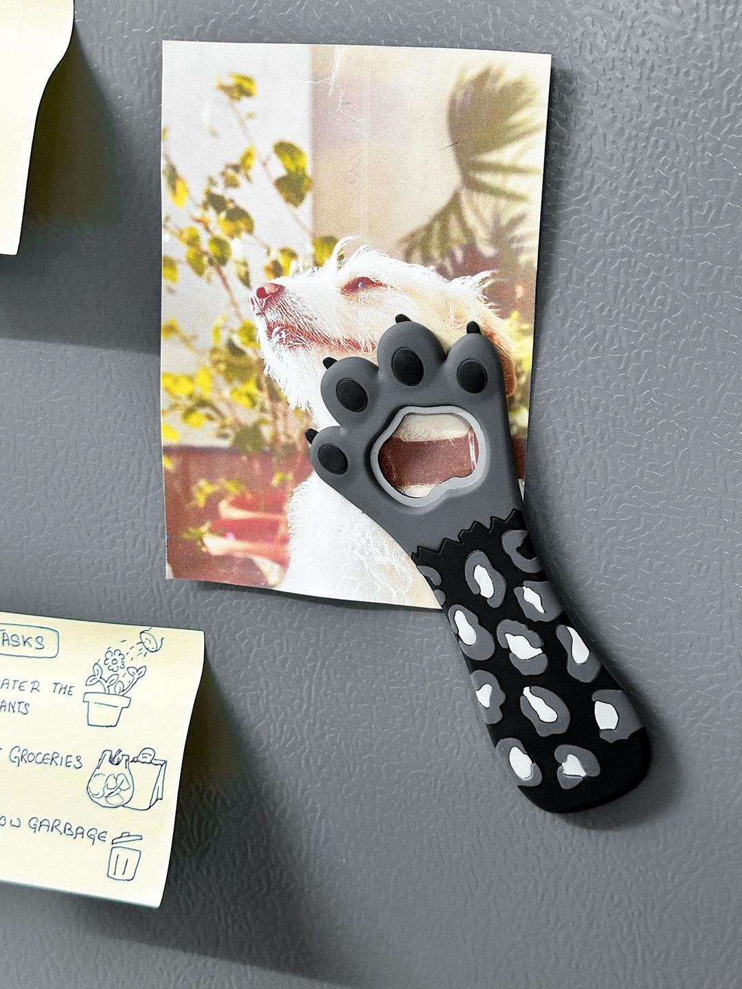 

COMICSENSE Black & White Printed Cat Paw Shape Bottle Opener