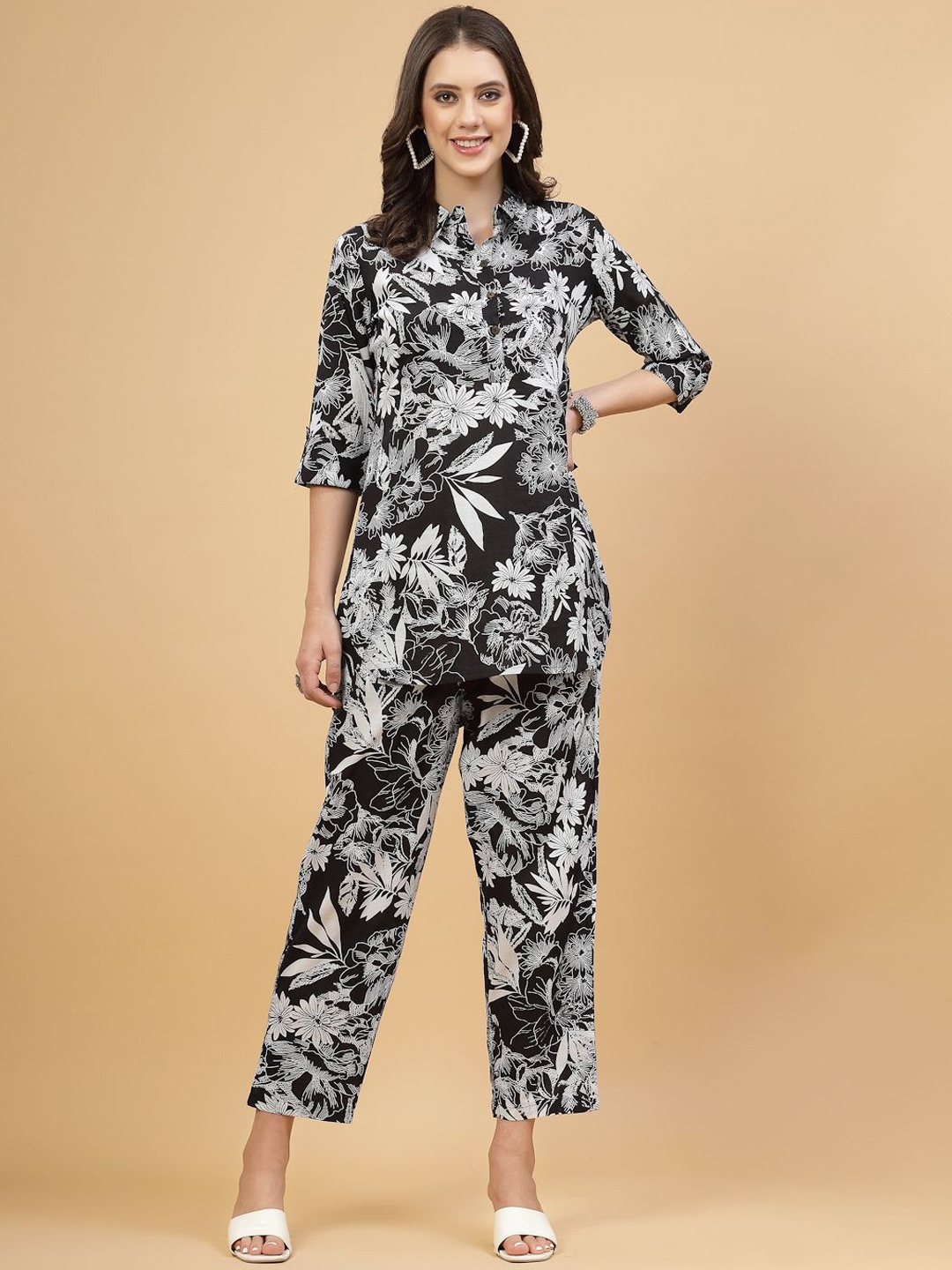 

Pistaa Floral Printed Shirt Collar Pure Cotton Tunic With Trouser, Black