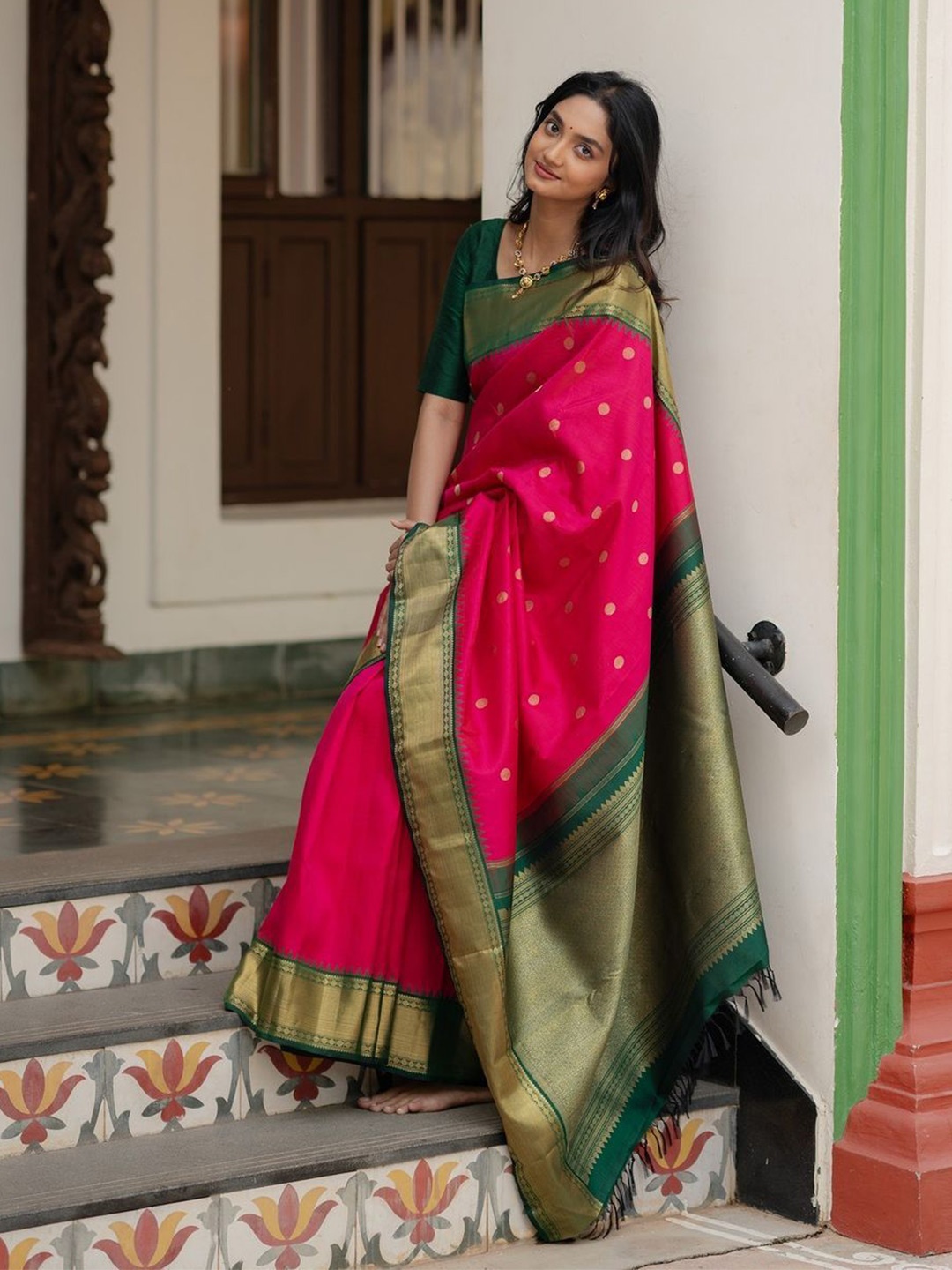 

Upalksh Woven Designed Zari Kanjeevaram Saree, Pink