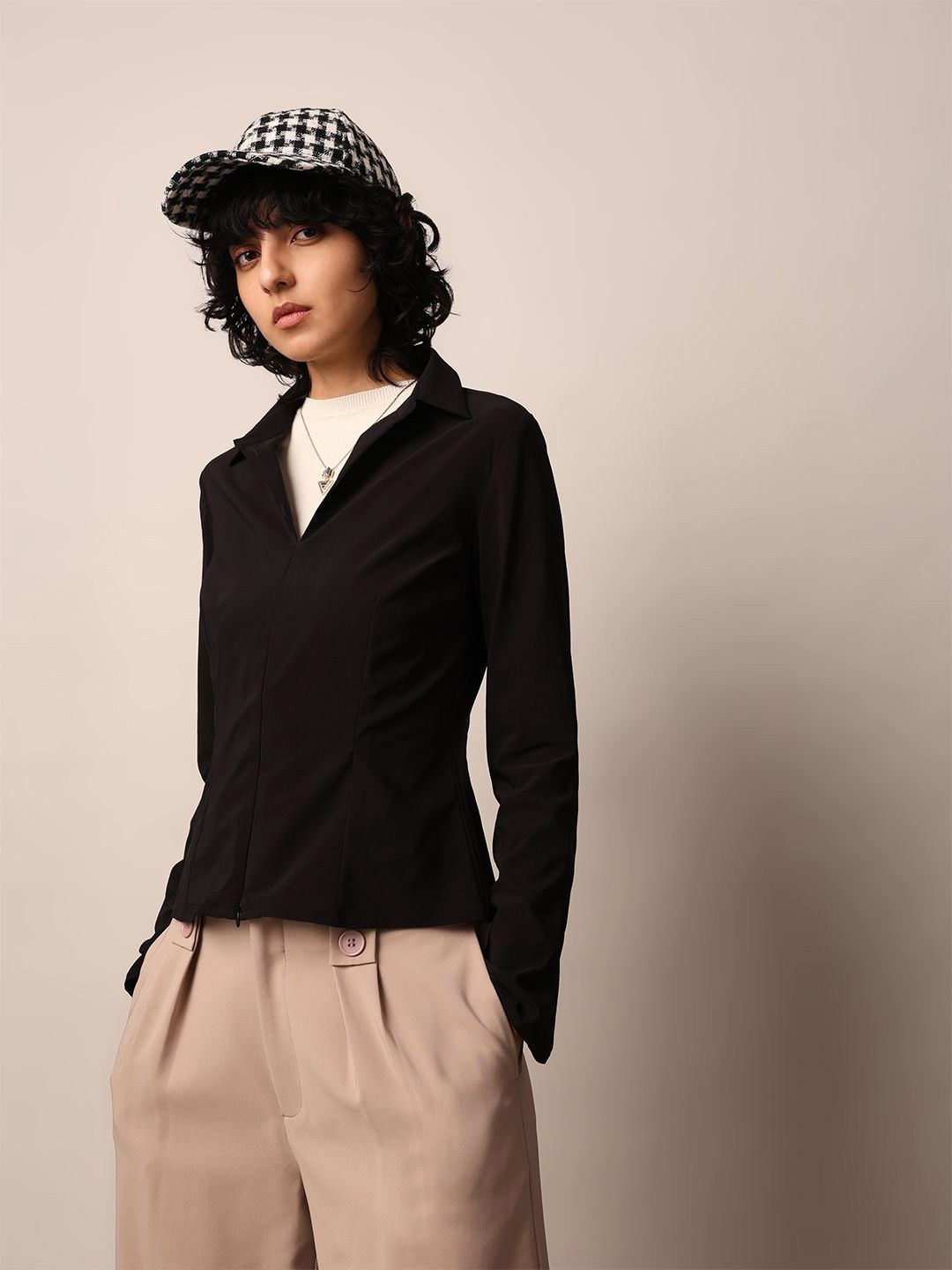 

ONLY Women Solid Opaque Casual Shirt, Black