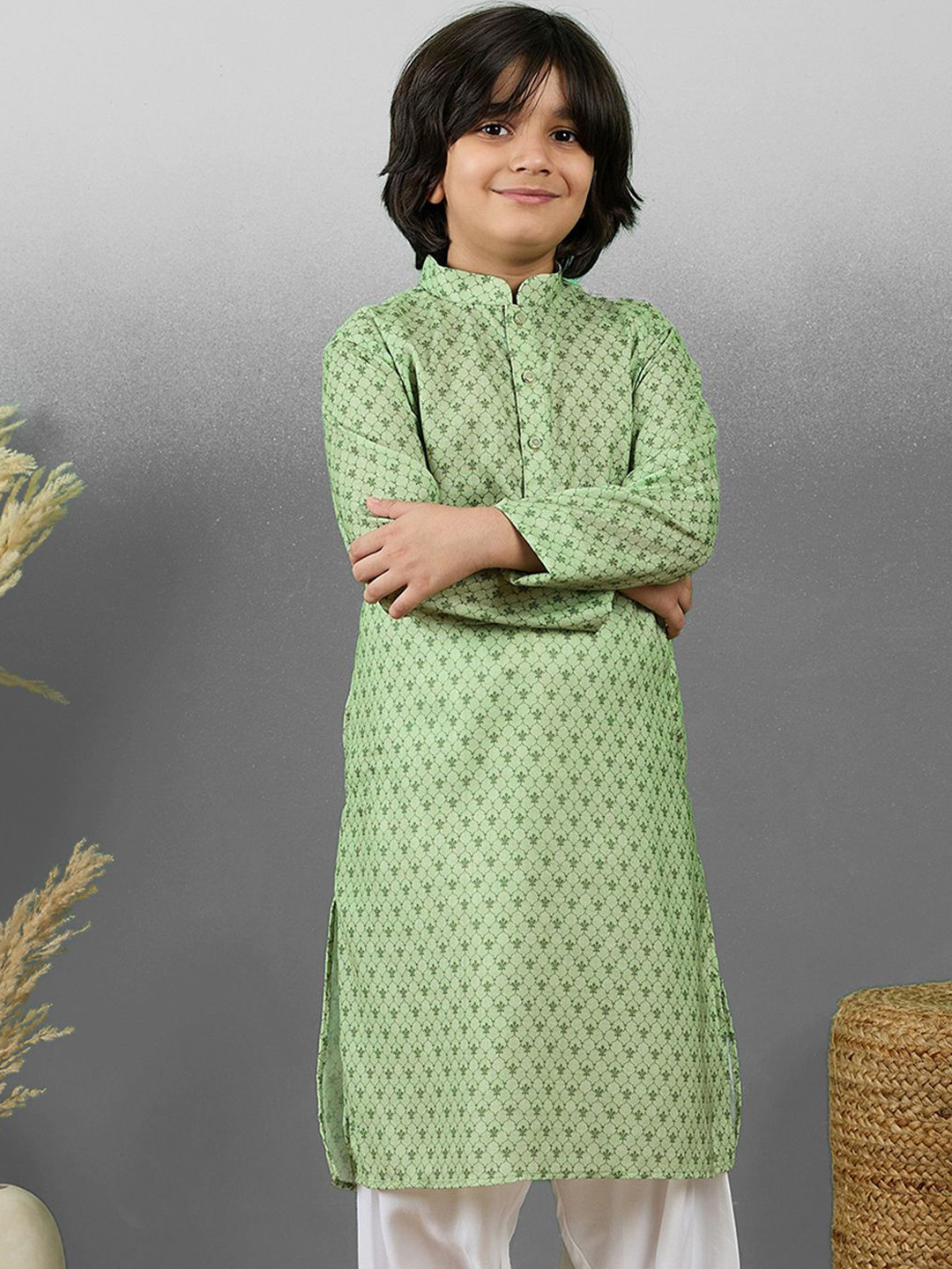 

YK Boys Floral Printed Mandarin Collar Cotton Straight Kurta, Green