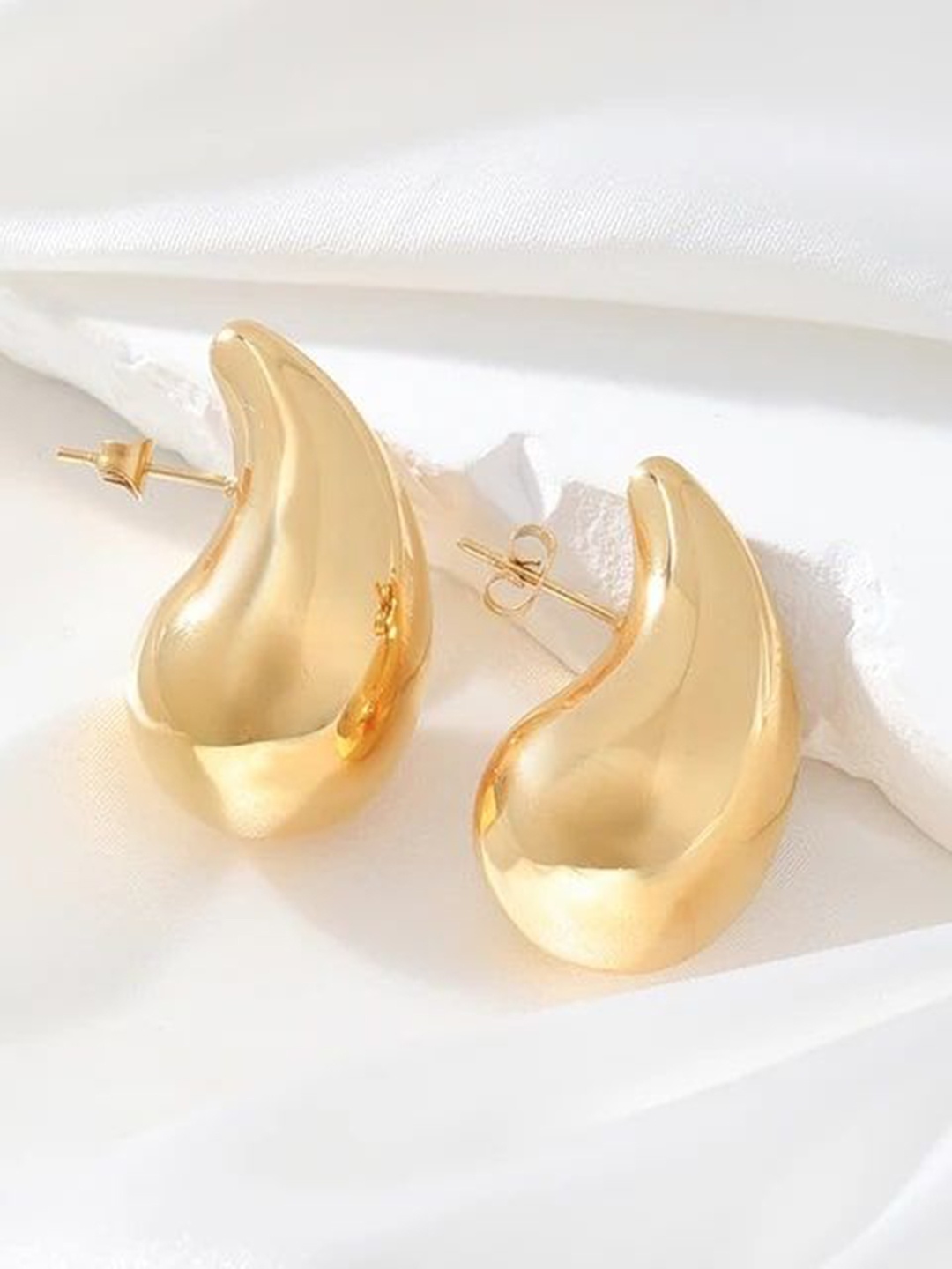 

Zoey Gold Plated Teardrop Shaped Stud Earrings