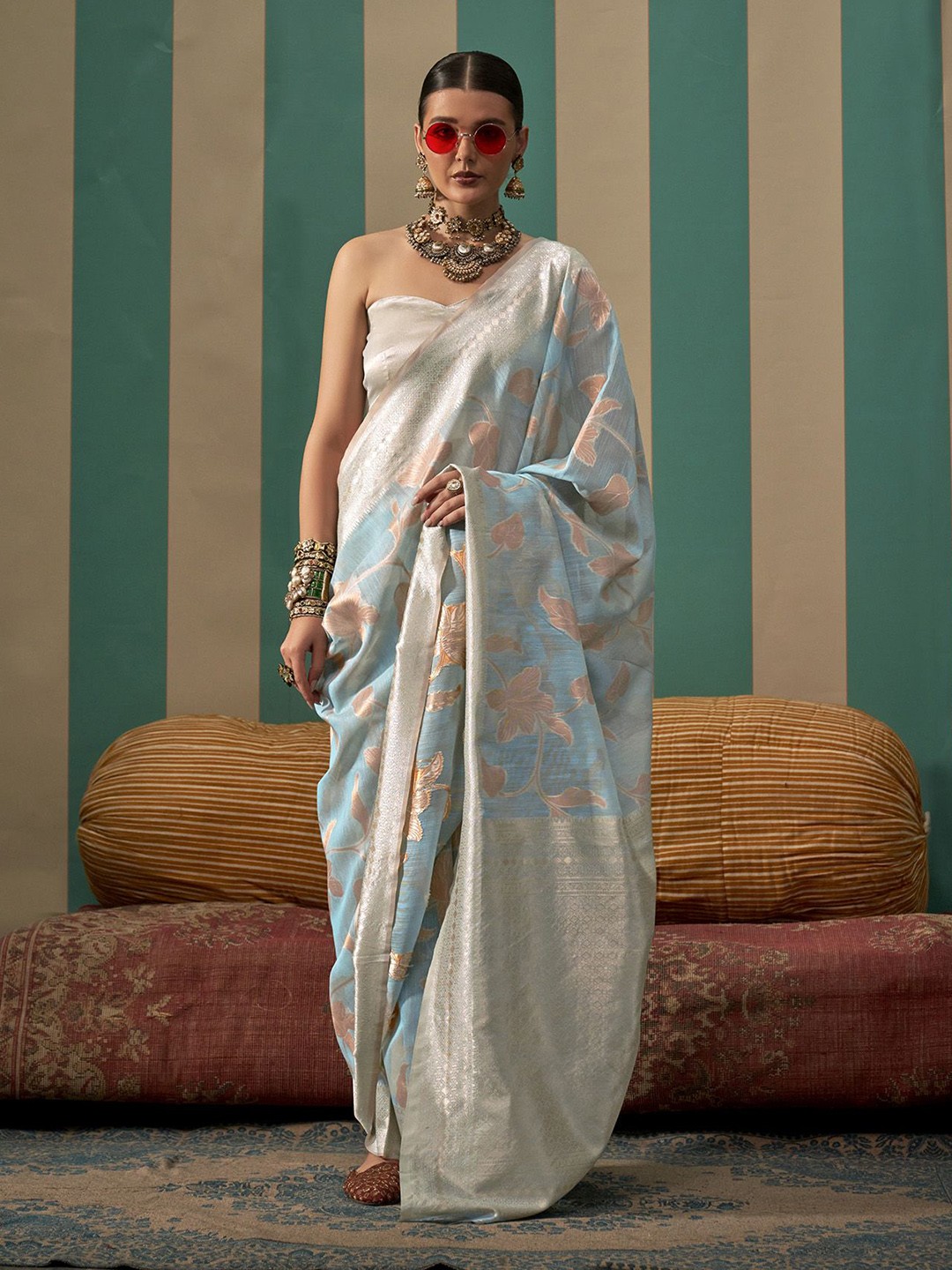 

elora Ethnic Motifs Woven Design Saree, Blue